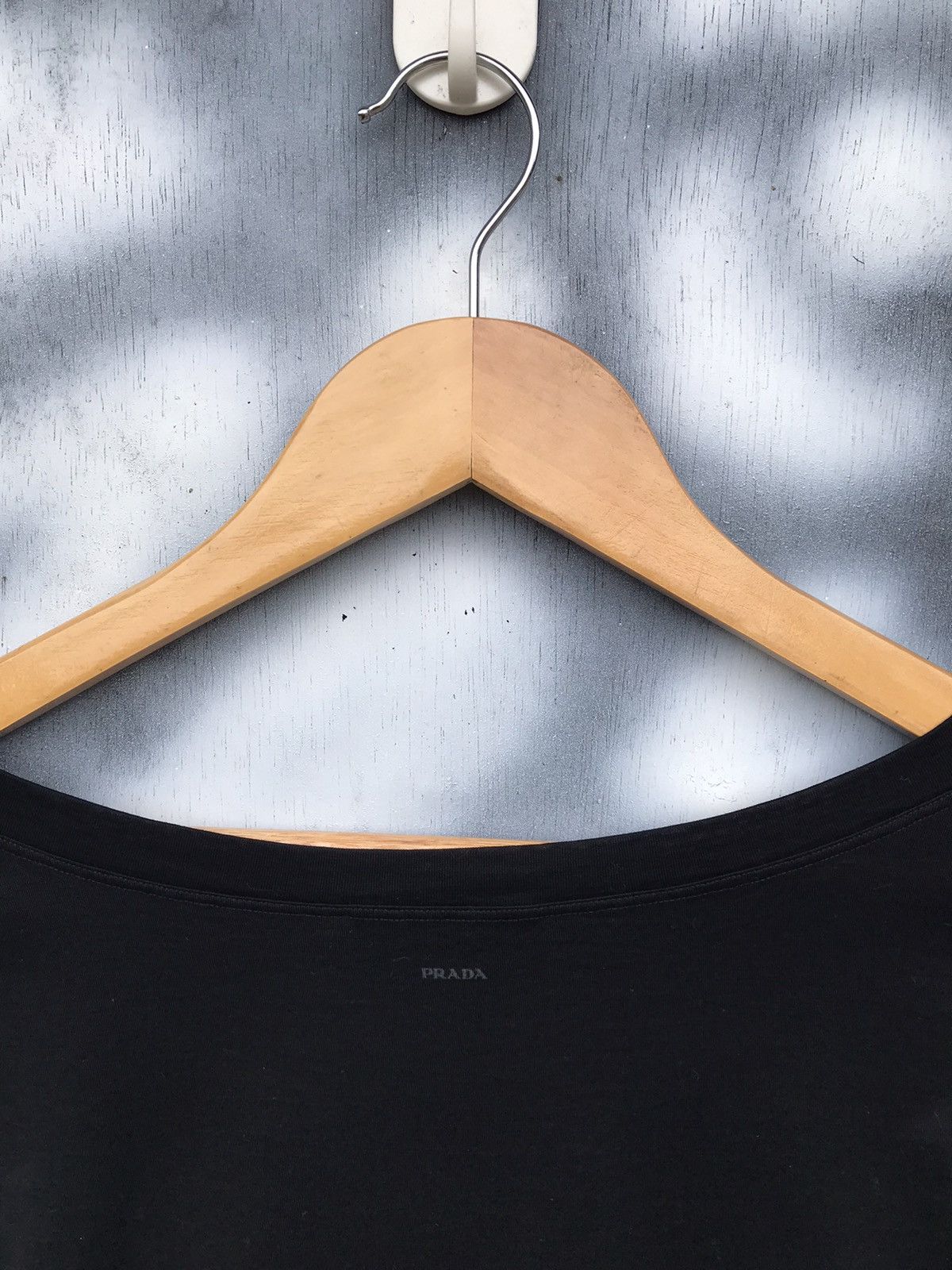Prada Prada Breast pocket v-neck t-shirt Size M / US 6-8 / IT 42-44 - 5 Thumbnail