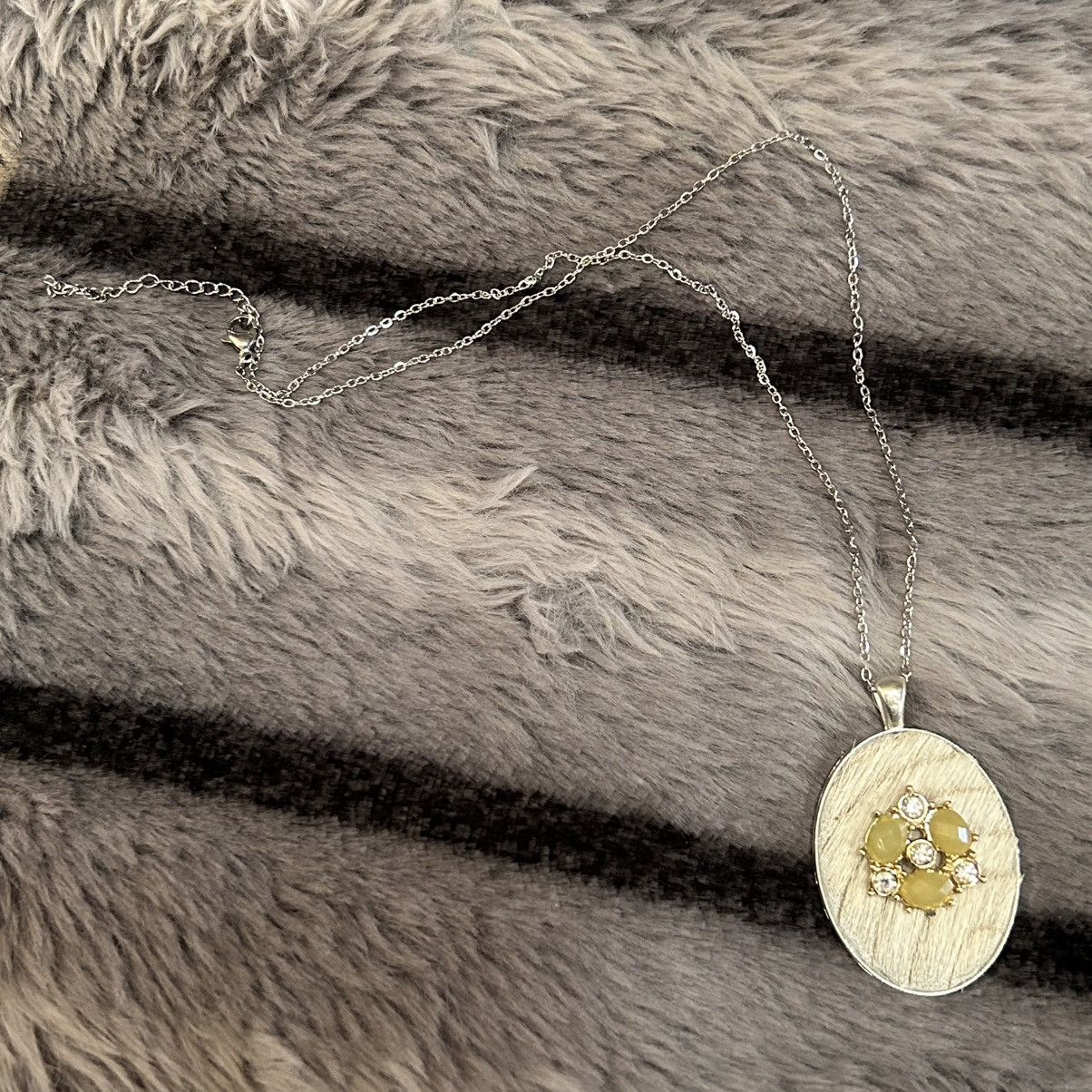 Handmade Handcrafted cowhide vintage gem cameo pendant necklace Size ONE SIZE - 8 Thumbnail