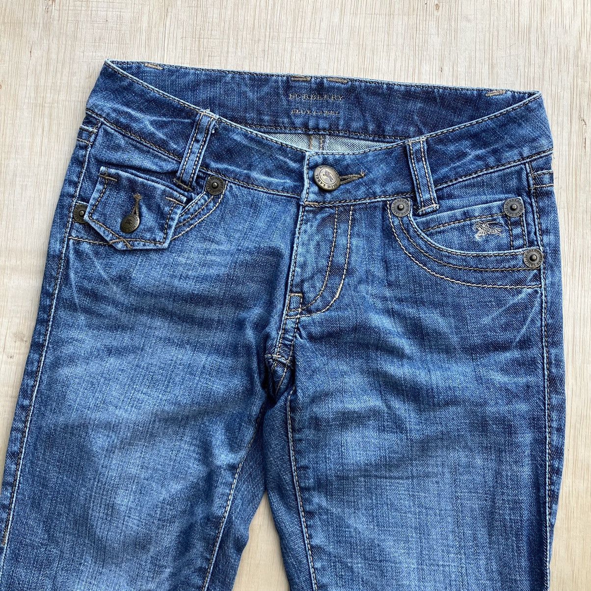 Burberry BURBERRY BLUE LABEL DENIM FLARE Size 28" / US 6 / IT 42 - 2 Thumbnail