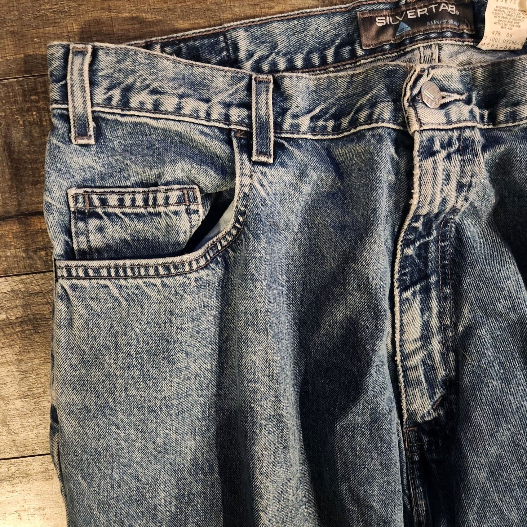 Levi's VINTAGE Levi's Silver Tab Jeans Denim Wide Leg 36x30 Oversized Men Grunge 90s Y2K Wide Leg Blue Mens Jeans Size US 36 / EU 52 - 7 Thumbnail