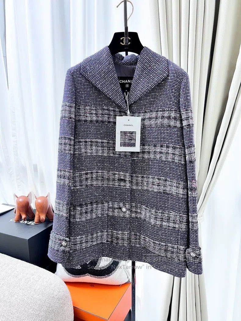 Chanel Chanel 17P purple lapel striped tweed jacket Size XS / US 0-2 / IT 36-38 - 1 Thumbnail