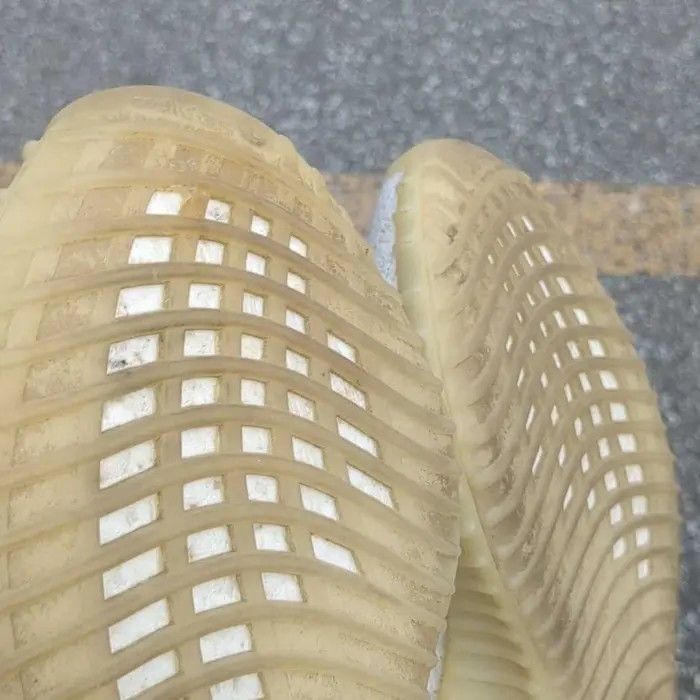 Adidas Adidas Yeezy Boost 350 V2 Cream White Triple CP9366 Size 6 Size US 7 / IT 37 - 7 Thumbnail