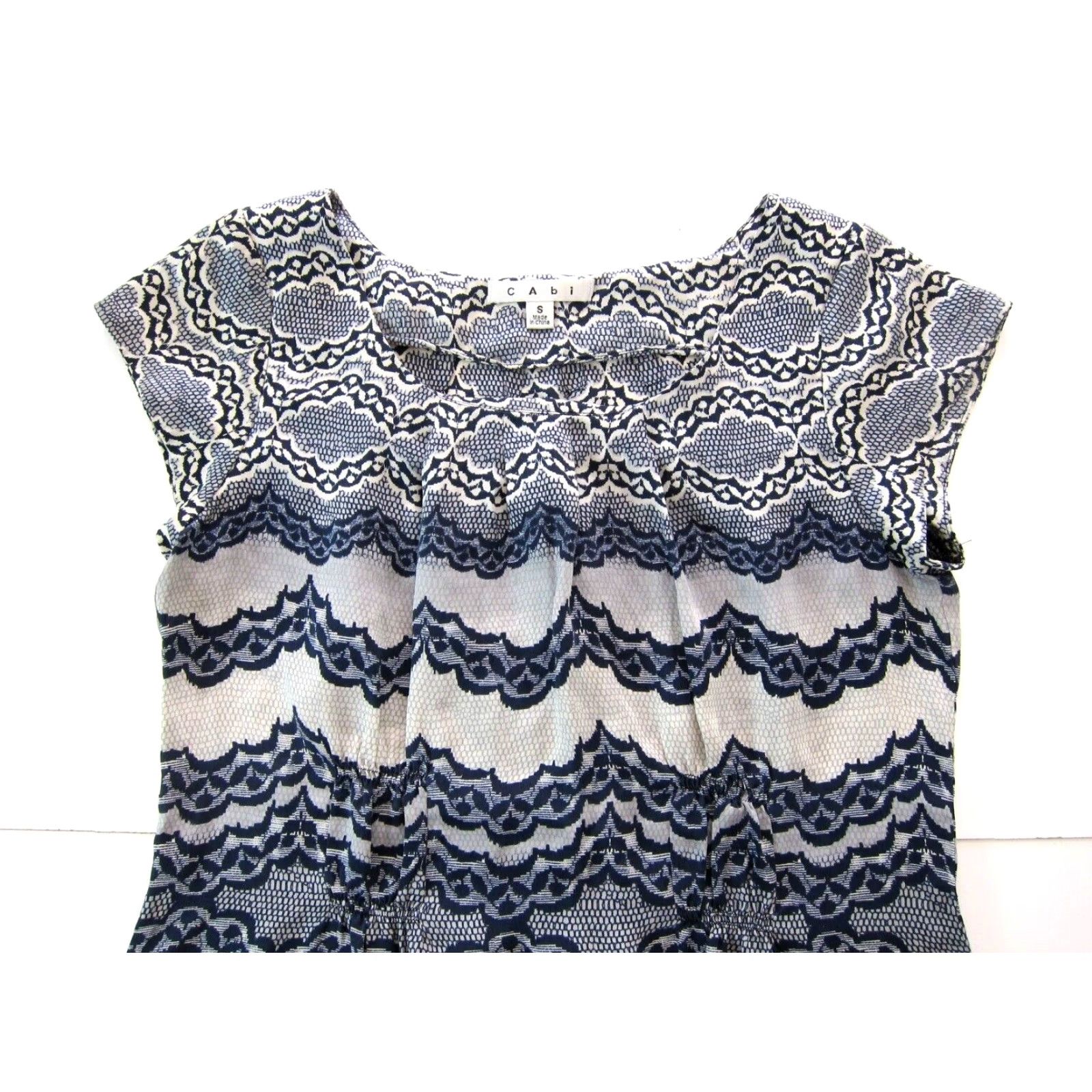 Vintage CAbi 100% Silk Grey Blue Short Sleeve Tunic Blouse Women Small Size S / US 4 / IT 40 - 3 Thumbnail