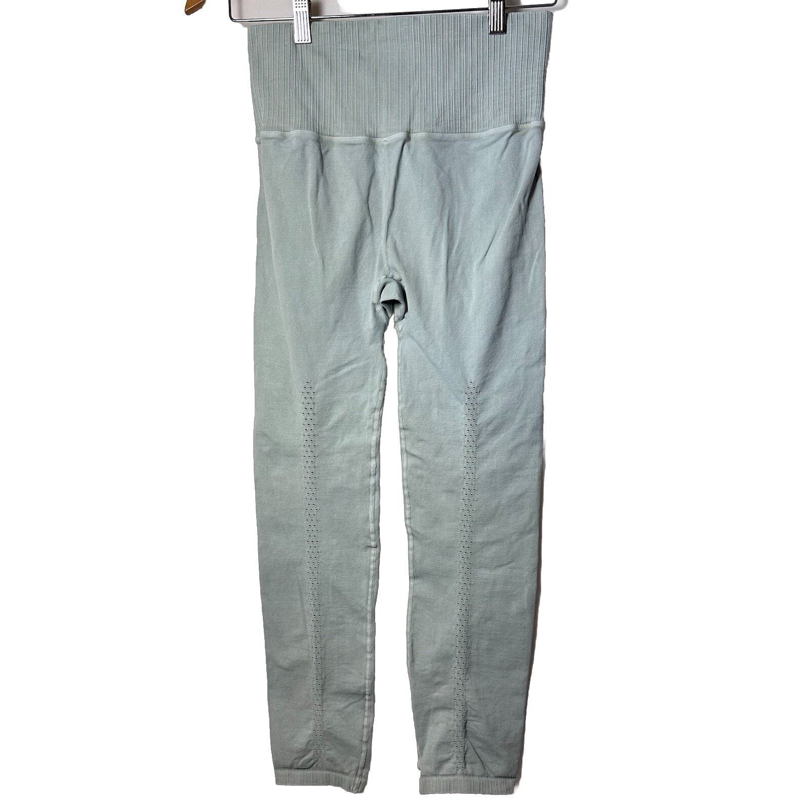 Free People Free People Movement Leggings Good Karma High Rise Size 26" / US 2 / IT 38 - 1 Thumbnail