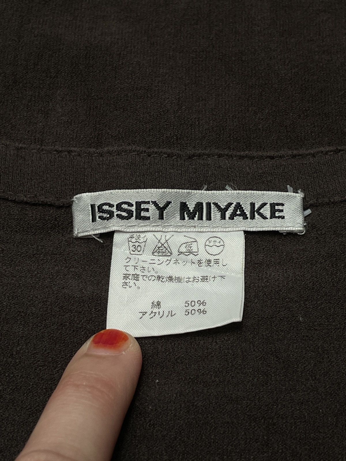 Vintage Vintage Japanese Brand Issey Miyake Plain T-Shirt 1990s Size US S / EU 44-46 / 1 - 6 Thumbnail