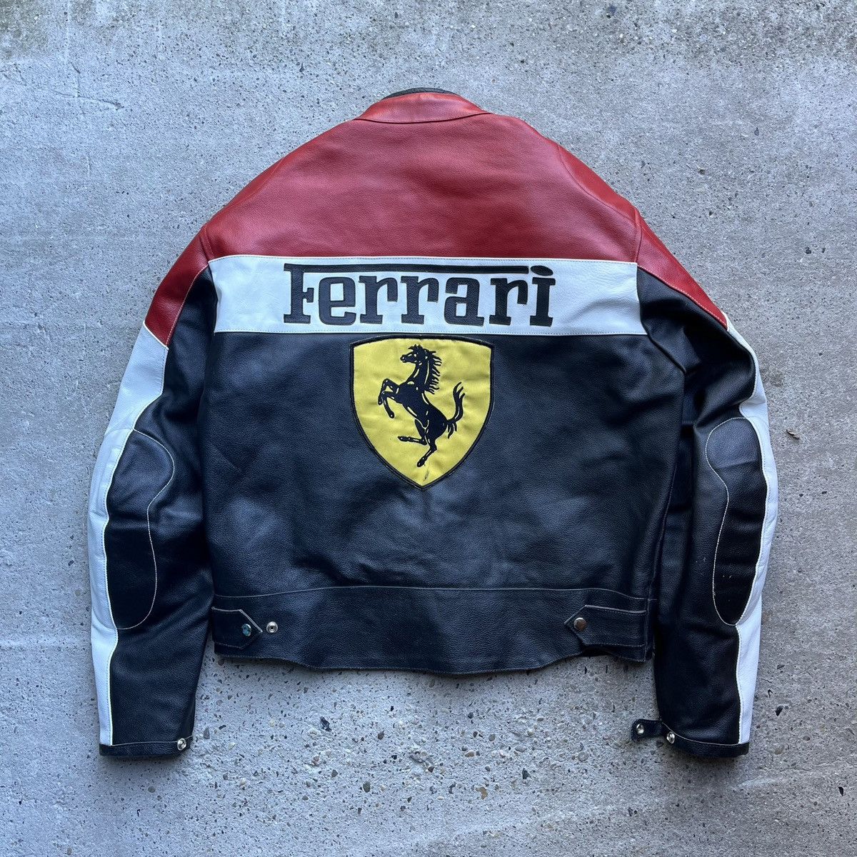 Ferrari × Vintage Ferrari F1 Racing leather Jacket red/black Leather jacket Size US M / EU 48-50 / 2 - 6 Thumbnail