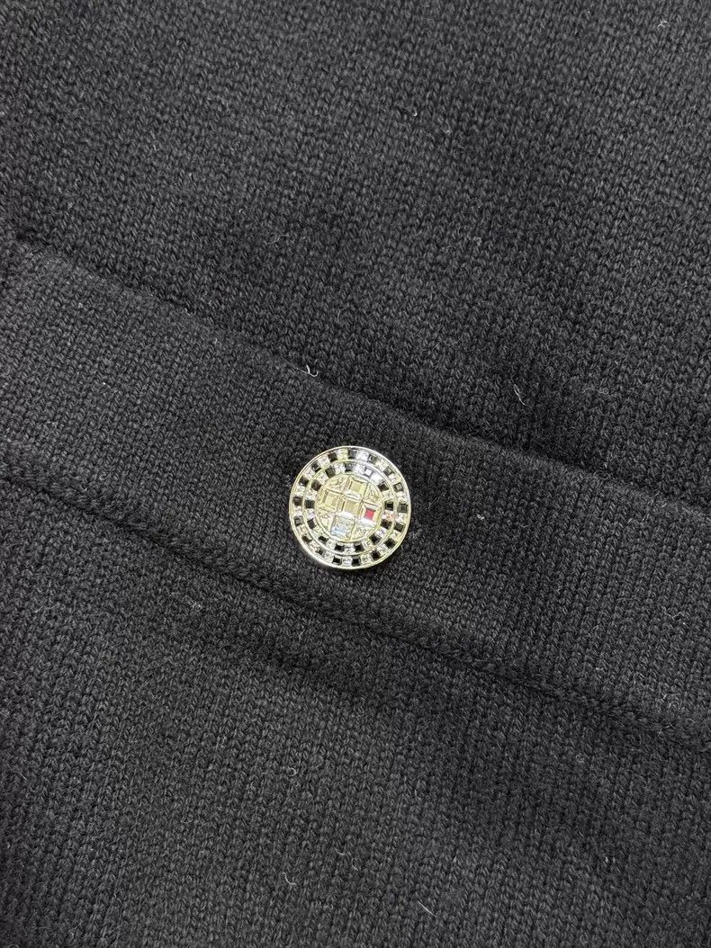 Chanel Chanel No. 5 badge embroidery long-sleeved knitted cardiga Size XXS / US 00 / IT 34 - 5 Thumbnail