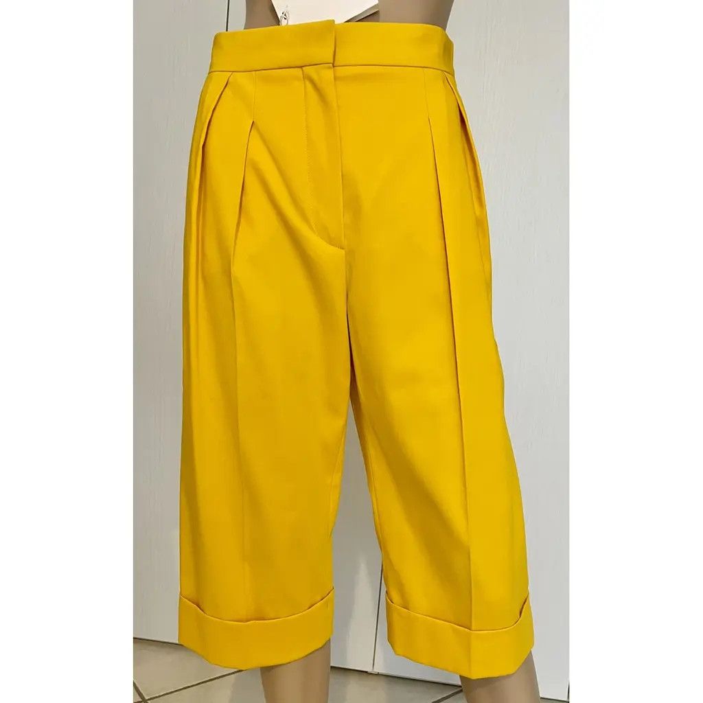 Max Mara Shorts, Max Mara Size 27" / US 4 / IT 40 - 1 Thumbnail