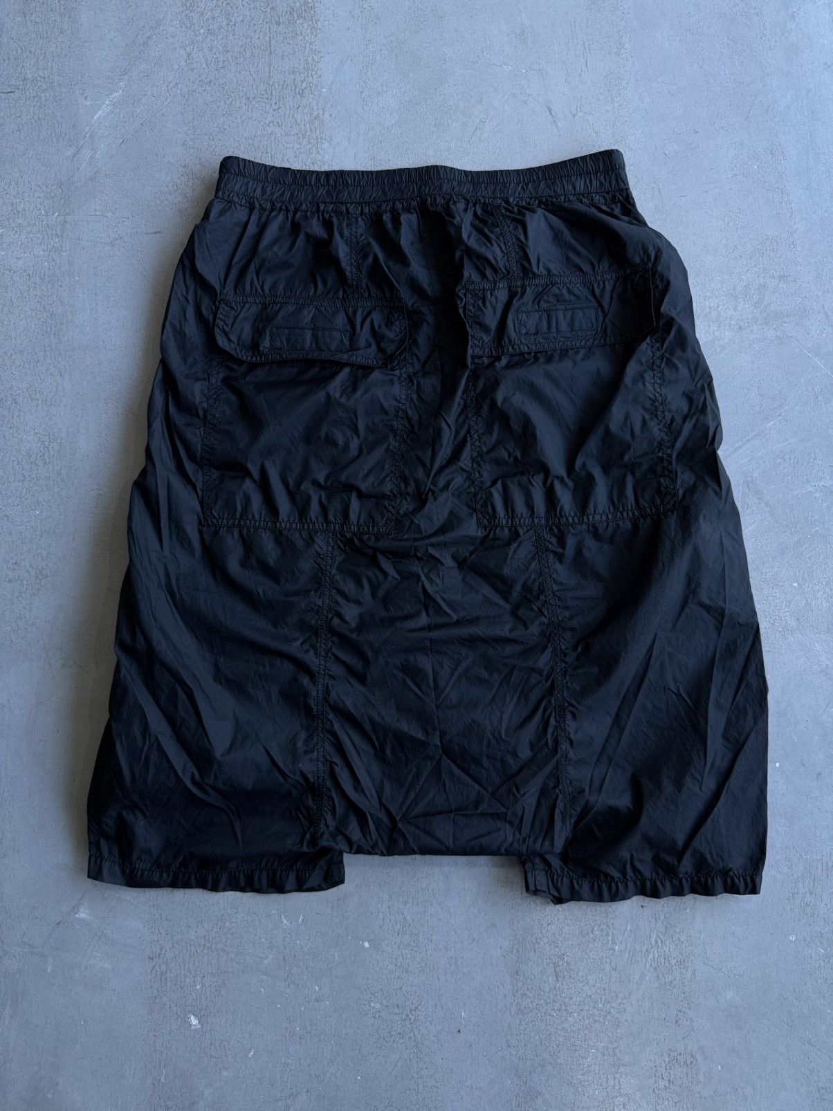 Rick Owens Drkshdw Rick Owens Drkshdw - Waxed Nylon Shorts Size US 30 / EU 46 - 2 Thumbnail