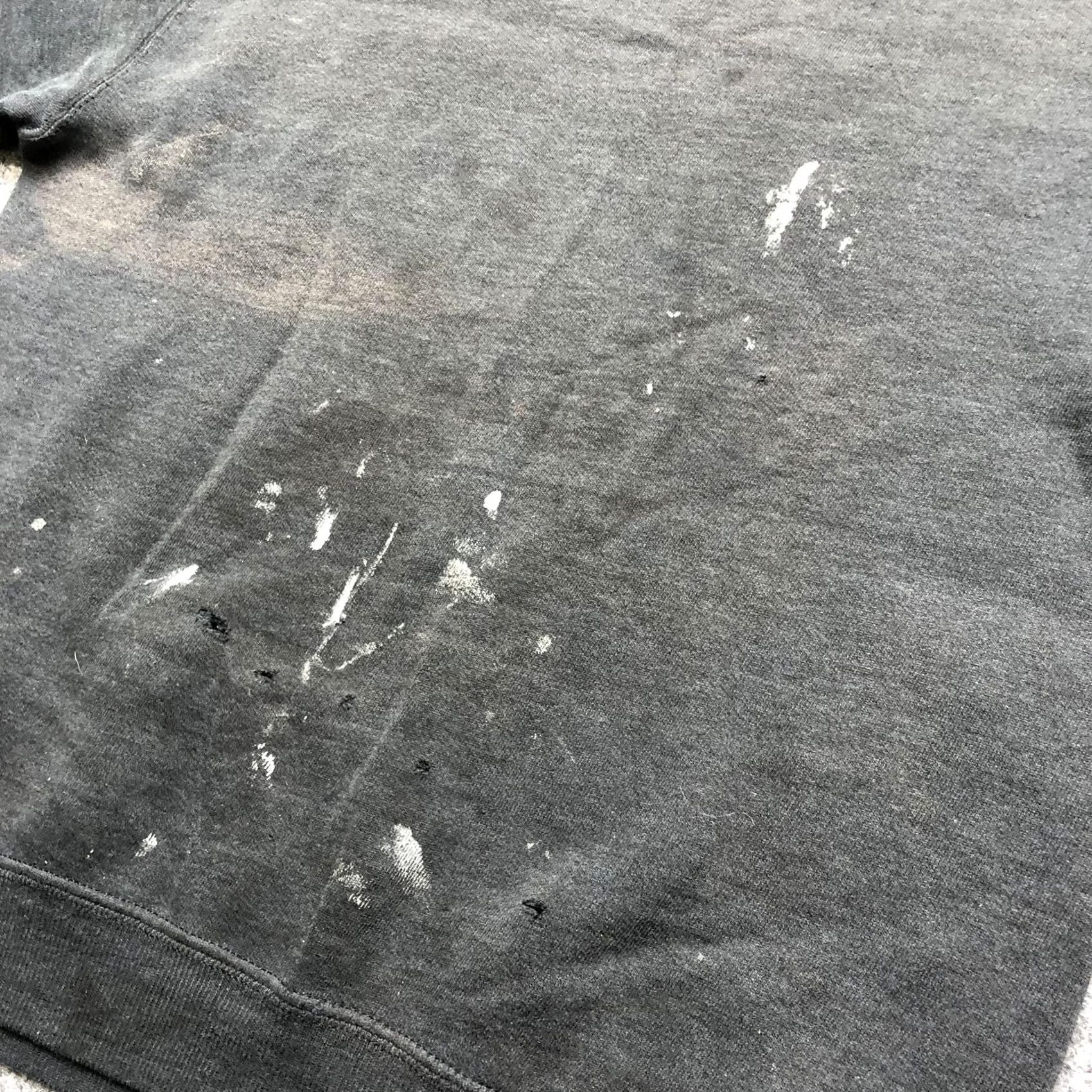 Vintage Vintage Sweatshirt Mens Large Black Crewneck Fleece Pullover Distressed Paint Size US L / EU 52-54 / 3 - 6 Thumbnail