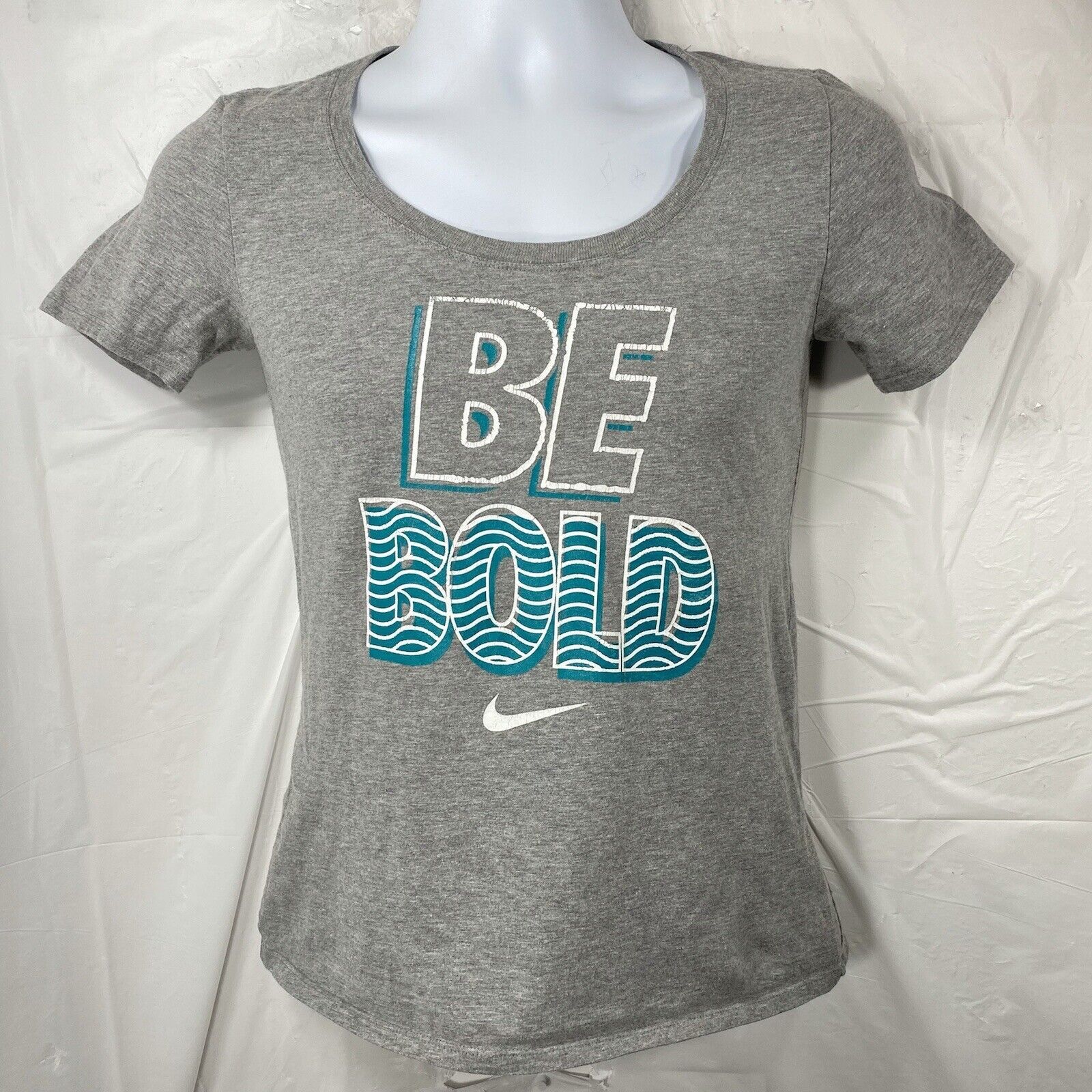 Nike Nike Small Athletic Cut "Be Bold" Gray Graphic T Shirt Size S / US 4 / IT 40 - 1 Thumbnail
