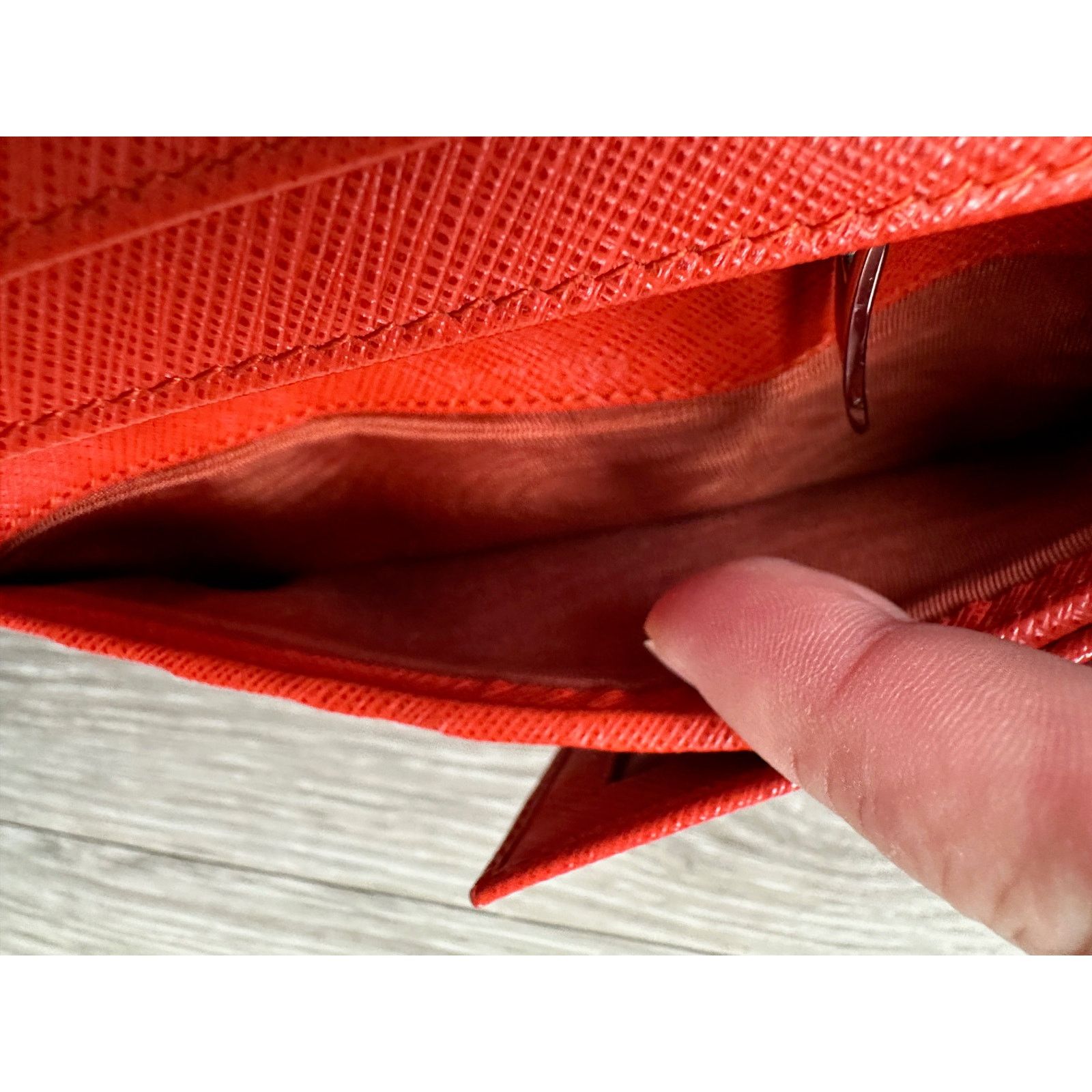 Salvatore Ferragamo Salvatore Ferragamo Pamplona Pebble Red Leather Long Wallet Size ONE SIZE - 10 Thumbnail