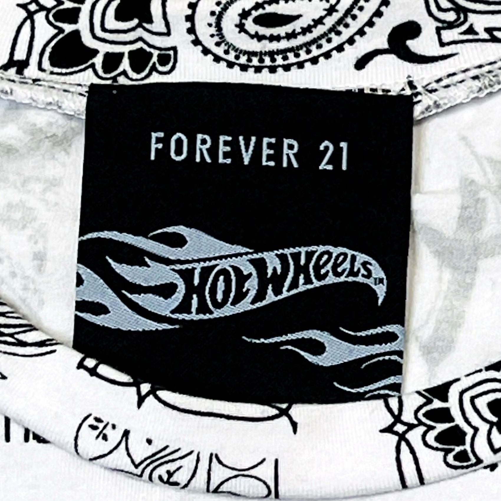 Forever 21 Forever 21 x Hot Wheels Bodysuit Womens Size L LA Paisley Black White Logo Clothing Shirt Bodysuit Car Motif Vintage No Gender Womens Size L / US 10 / IT 46 - 6 Thumbnail