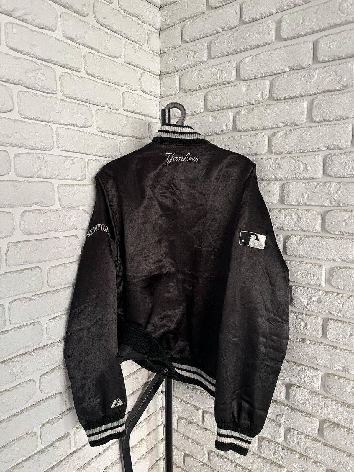 New York Yankees Yankees vintage 90s bomber jacket Size US L / EU 52-54 / 3 - 11 Thumbnail
