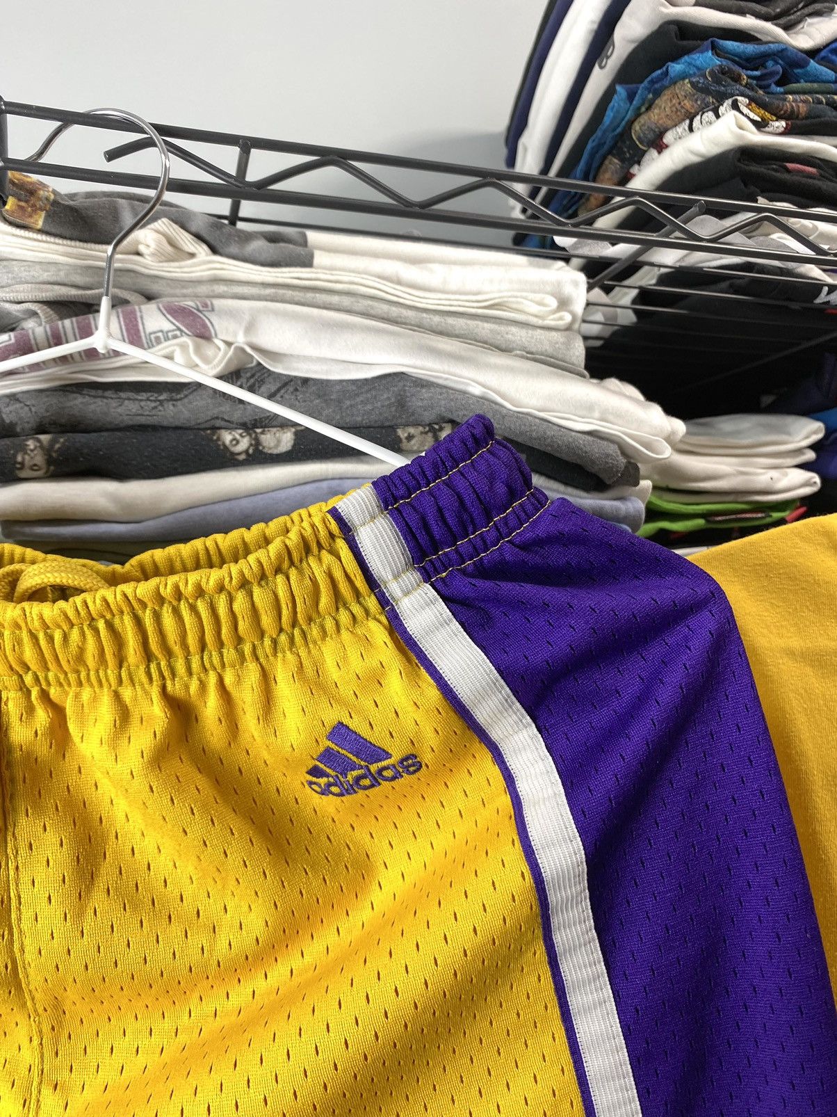 Adidas Vintage Bryant Adidas Lakers NBA Shorts T Shirt Jersey Size US S / EU 44-46 / 1 - 10 Thumbnail