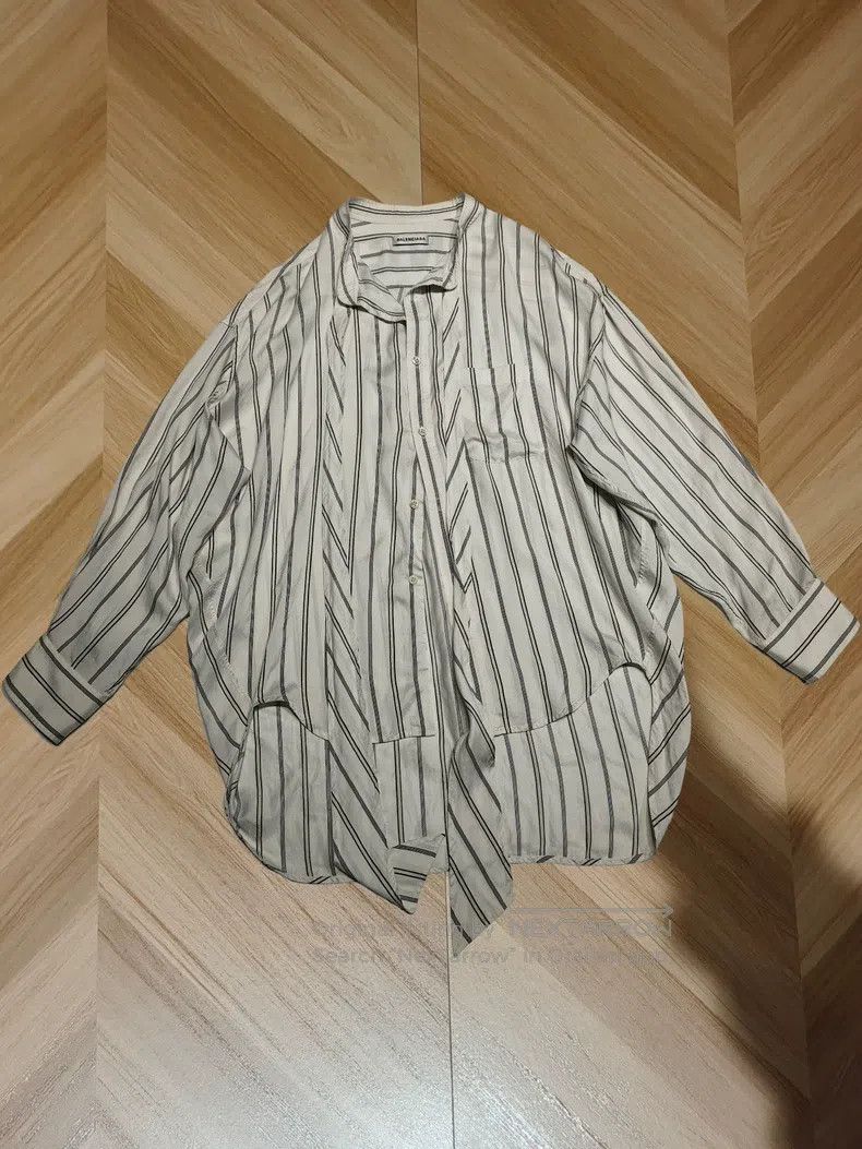 Balenciaga Balenciaga Back Logo Shirt Size XS / US 0-2 / IT 36-38 - 2 Thumbnail