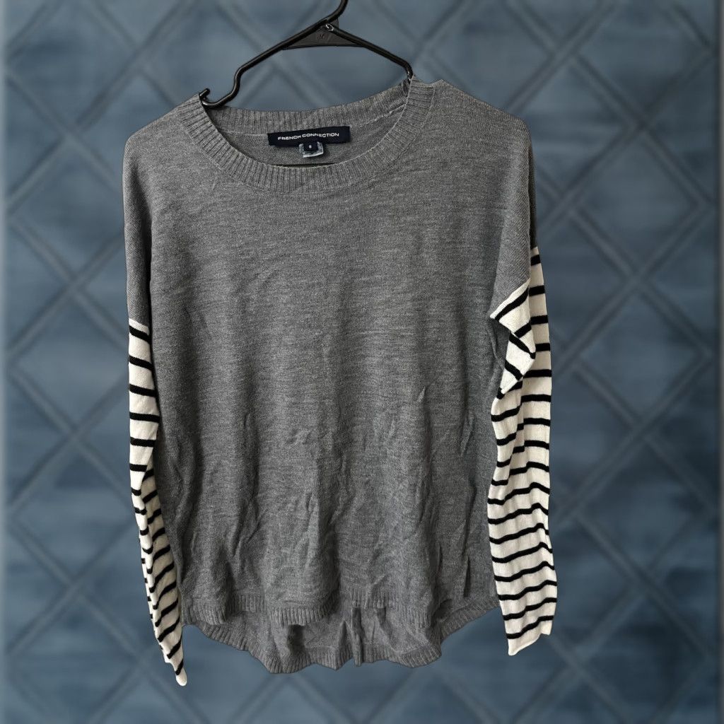 French Connection French Connection Gray Striped Long Sleeve Sweater Women’s Small Pullover 100% Acrylic Size S / US 4 / IT 40 - 1 Thumbnail