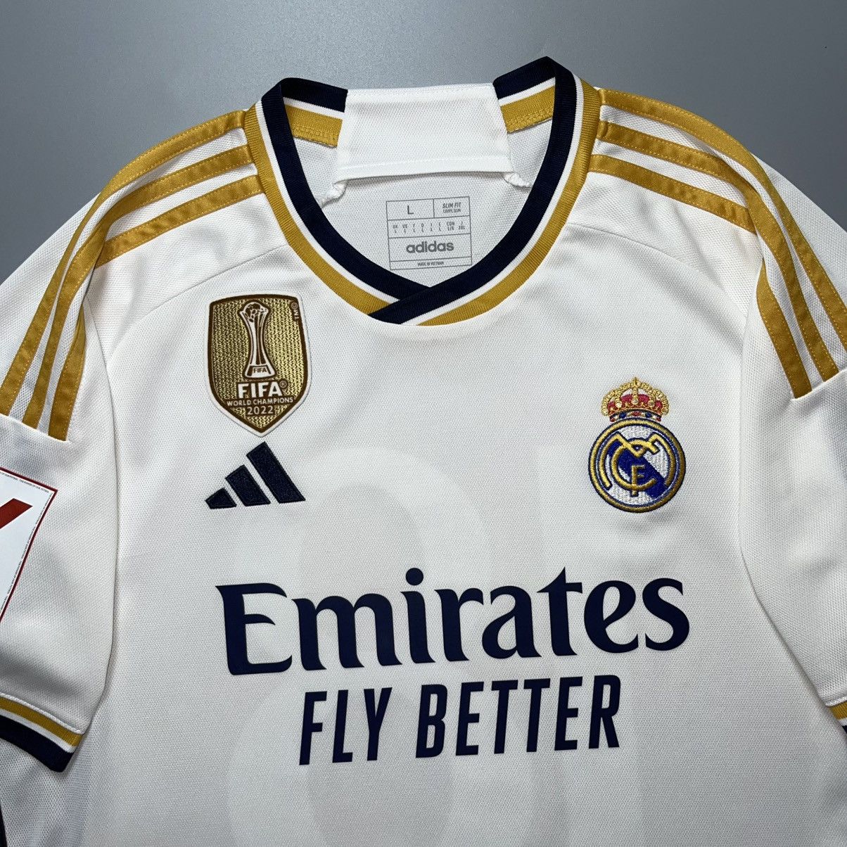Adidas × Vintage REAL MADRID 2023/2024 FOOTBALL HOME JERSEY #18 TCHOUAMENI Size US L / EU 52-54 / 3 - 4 Thumbnail