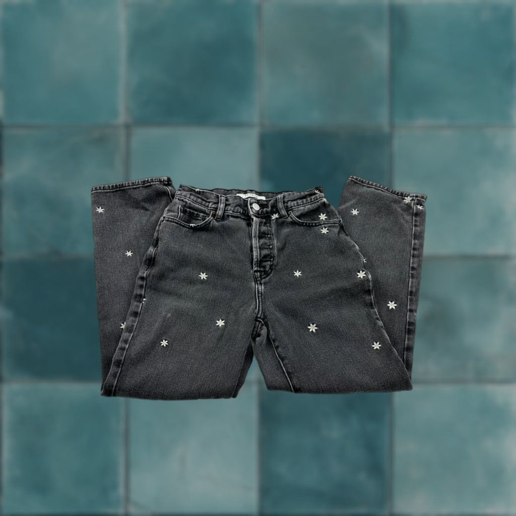 Pacsun Pacsun Jeans 23 Black Denim Flower Embroidery High Rise Straight Womens 23 Black Flower Embroidery High Rise Straight Denim PacSun Jeans Size 40" / US 18 - 1 Thumbnail