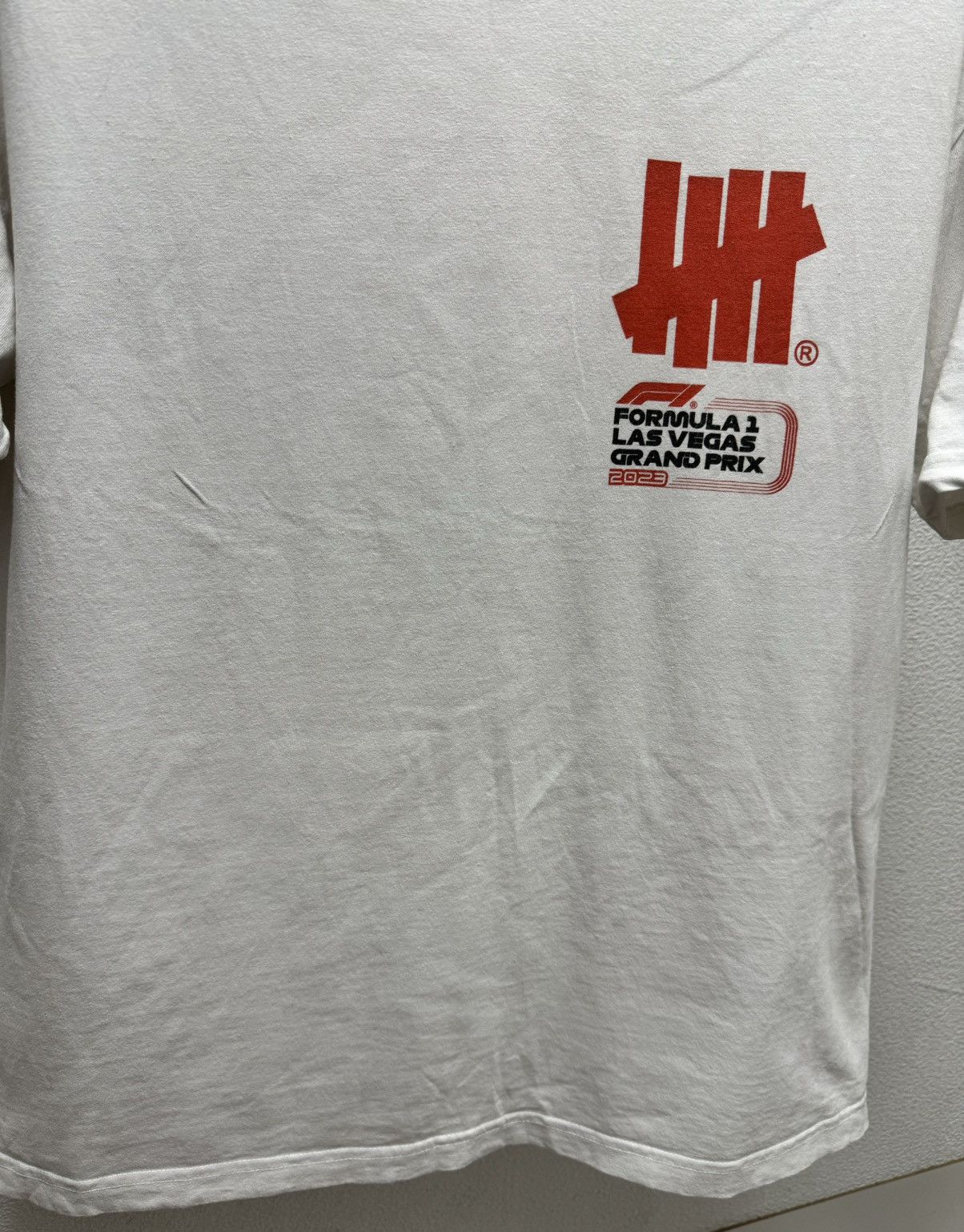 Undefeated Undefeated Formula 1 big logo white t-ahirt L sz UNDFTD las Size US L / EU 52-54 / 3 - 7 Thumbnail