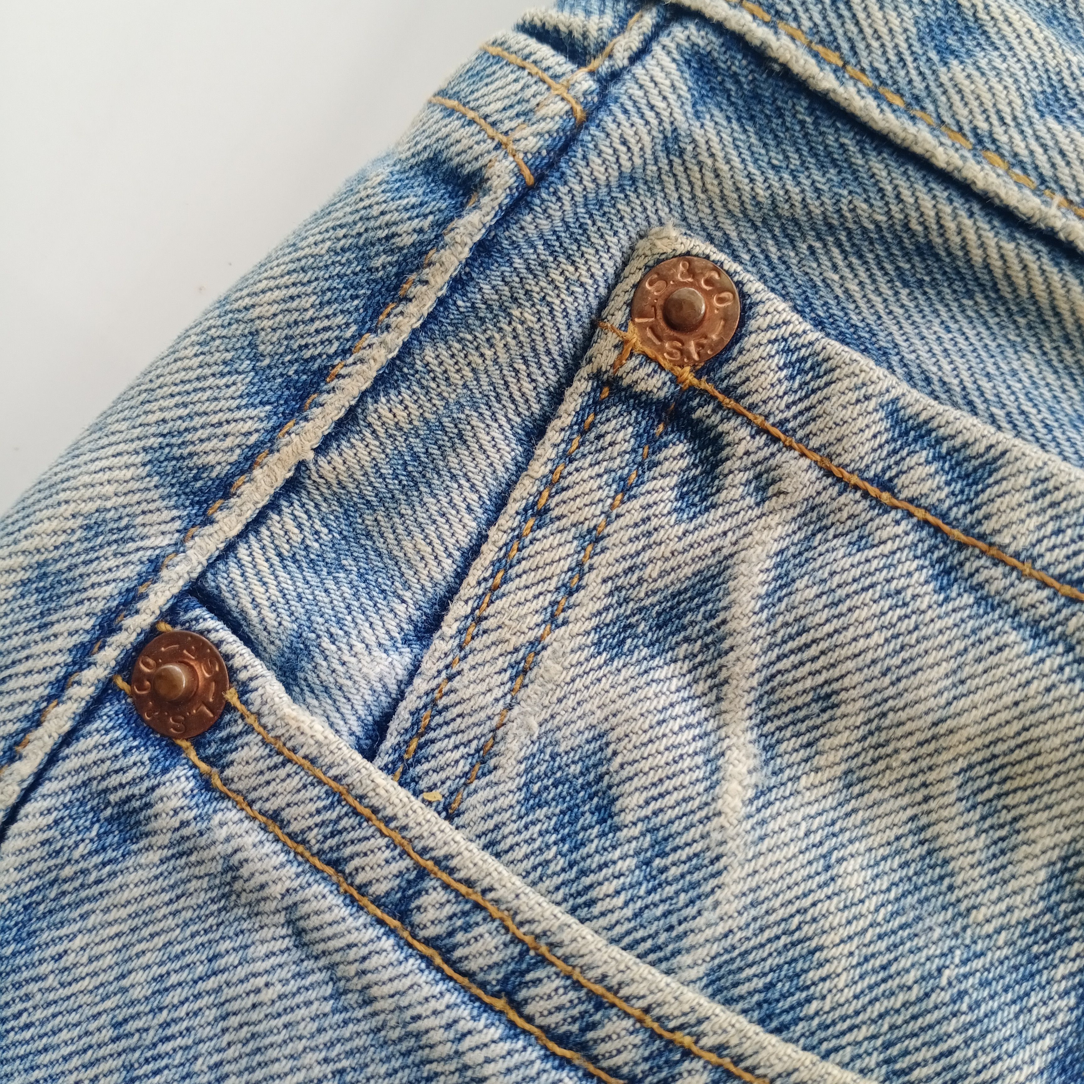 Levi's Vintage Levis 501 Canada Distressed Denim Jeans USA big E Size US 32 / EU 48 - 6 Thumbnail