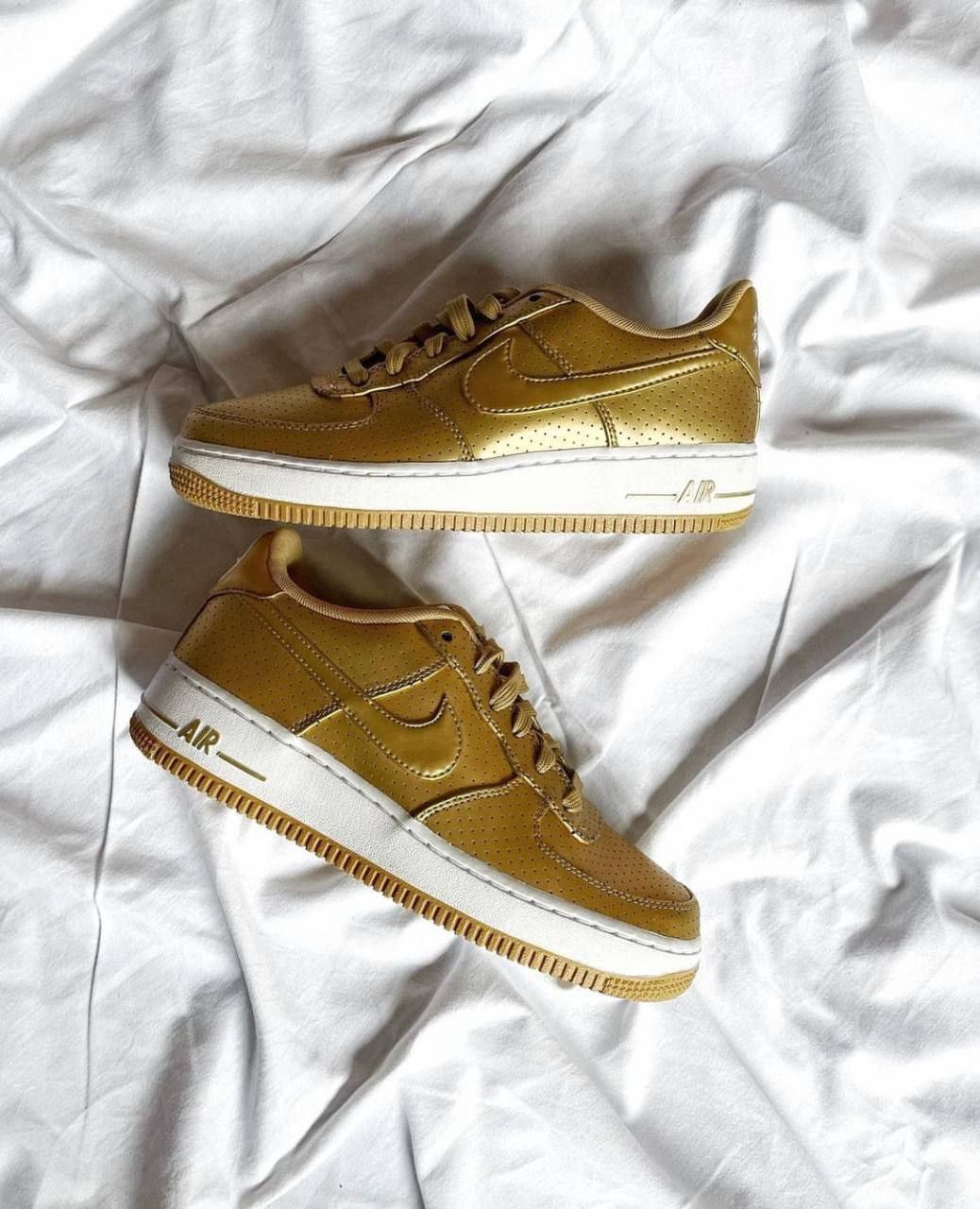 Nike Gold shoes Nike air force 1 low lv8 gs Size US 6 / EU 39 - 4 Thumbnail