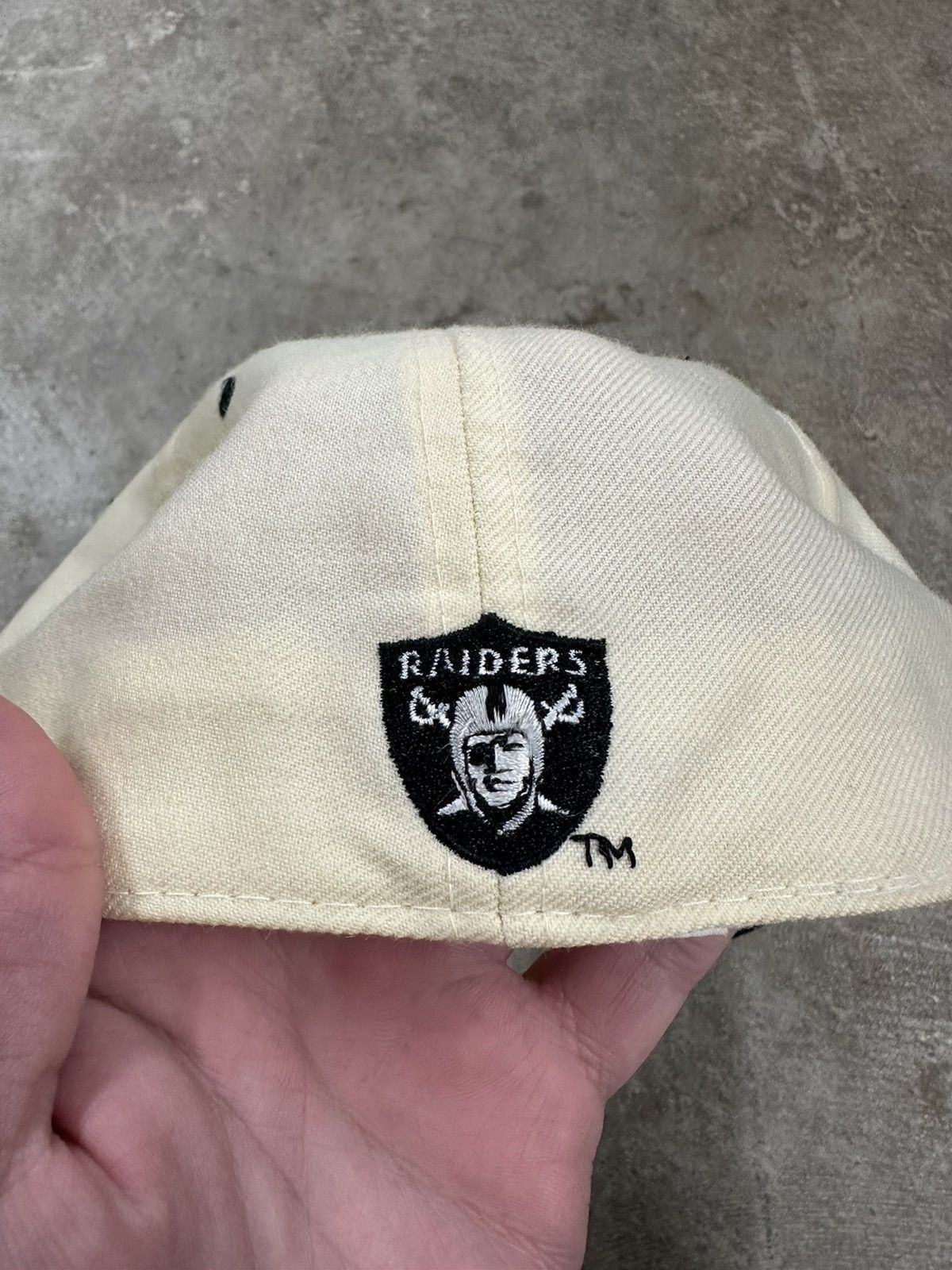 New Era Vintage 90s New Era Pro Model Oakland Raiders 7 1/2 Fitted Size ONE SIZE - 5 Thumbnail