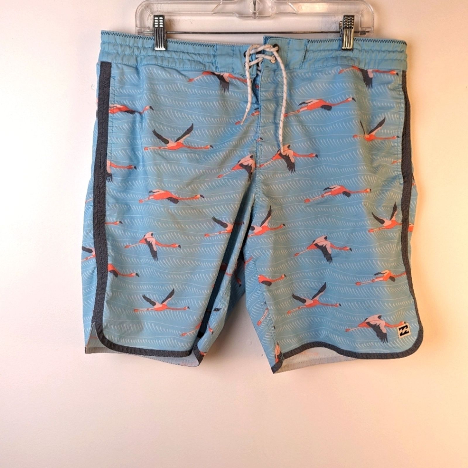 Billabong Billabong Lowtide Flamingo Board Shorts / 36 Size US 36 / EU 52 - 1 Thumbnail