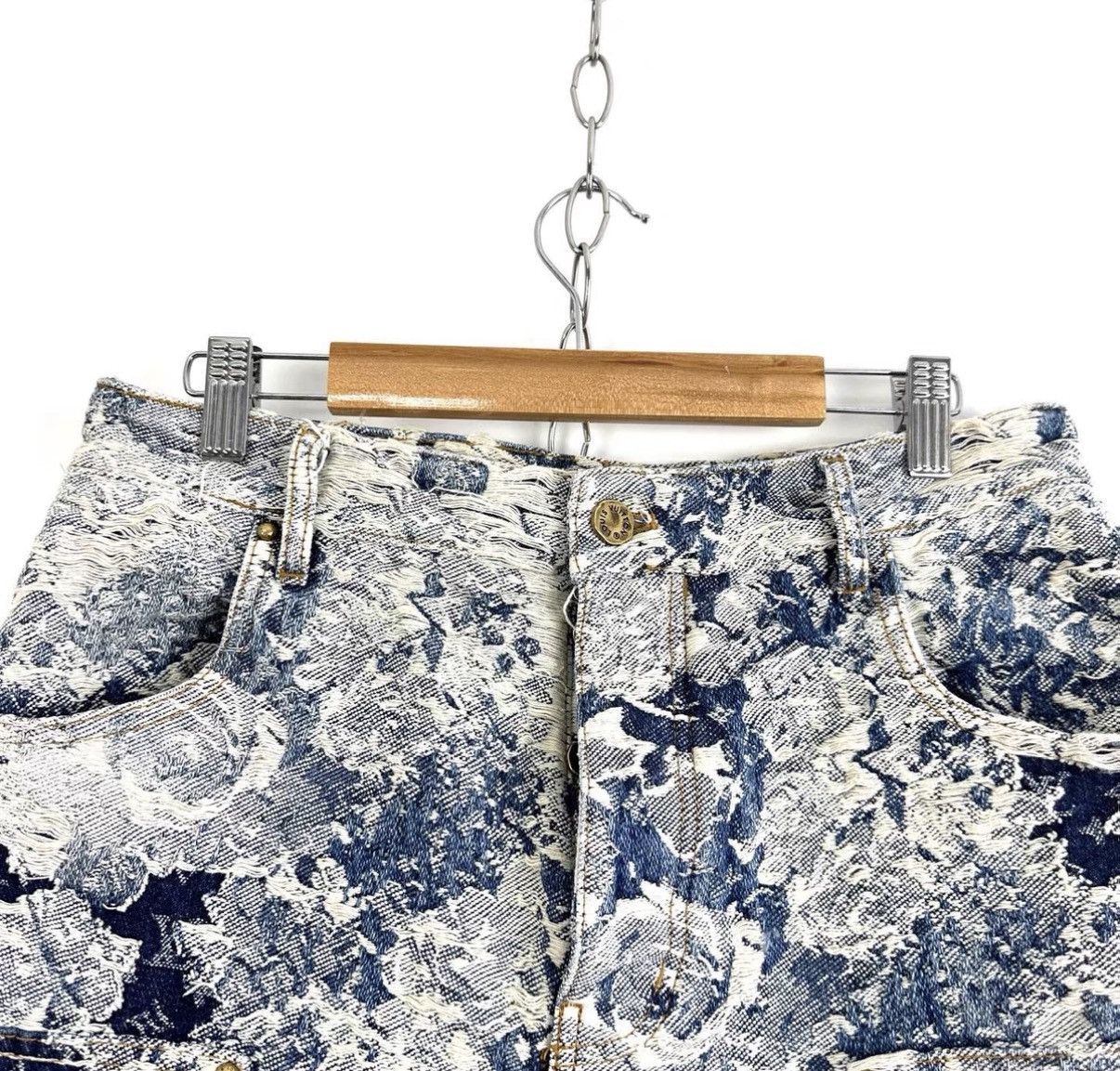 Louis Vuitton Louis Vuitton Distressed Destroyed Straight Denim Shorts K12 Size US 30 / EU 46 - 3 Thumbnail