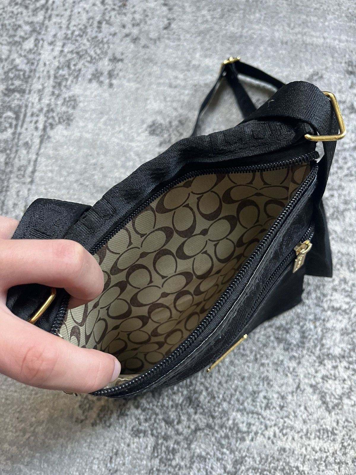 Coach × Designer × Vintage Coach Monogram Cross Body Bag Size ONE SIZE - 5 Thumbnail