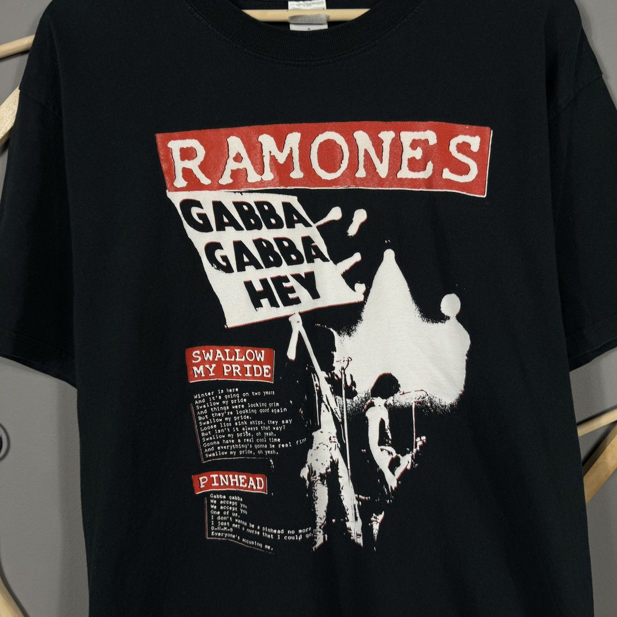 Band Tees Ramones Y2K Gabba Gabba Hey T-shirt Size US L / EU 52-54 / 3 - 4 Thumbnail