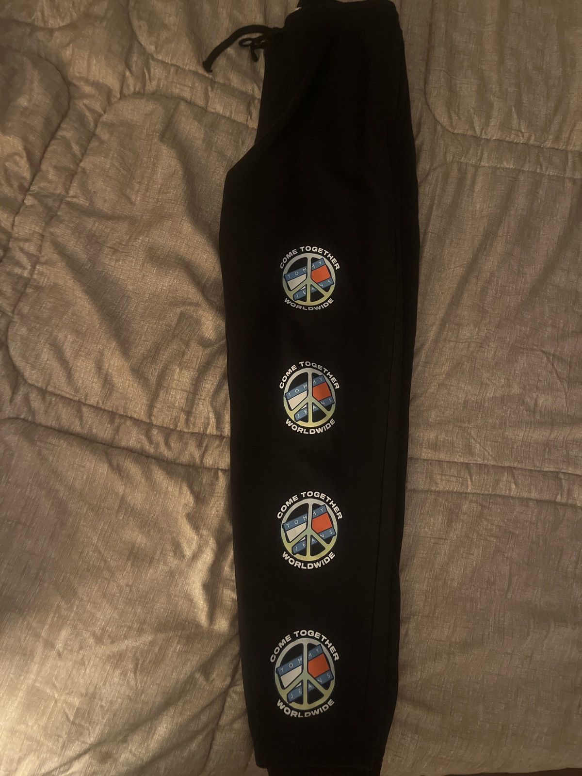 Tommy Hilfiger Tommy Jeans sweatpants Size US 32 / EU 48 - 1 Thumbnail