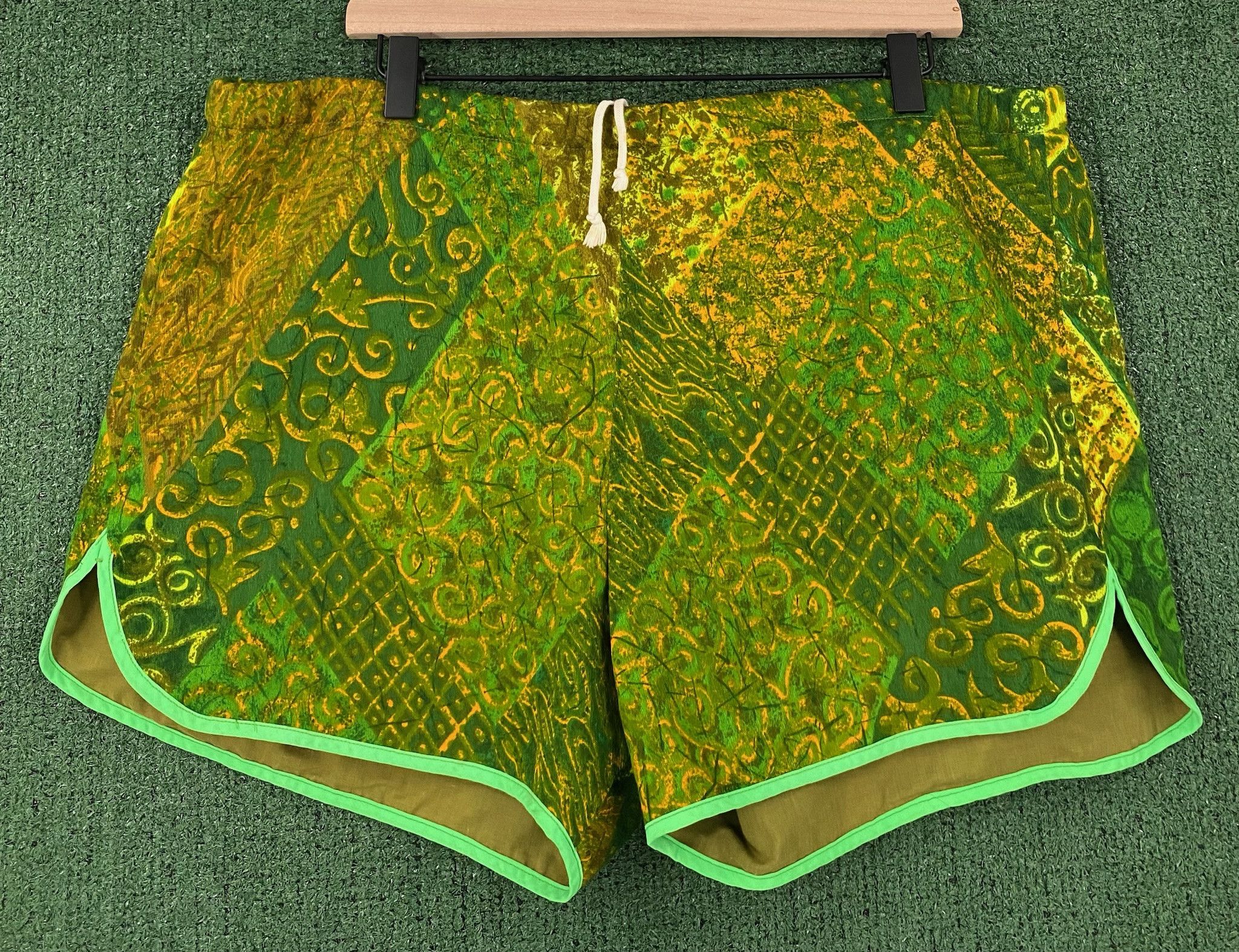 Vintage 90’s Cheeters Surf Line Hawaii Green Patterned Shorts Large Size US 36 / EU 52 - 1 Thumbnail