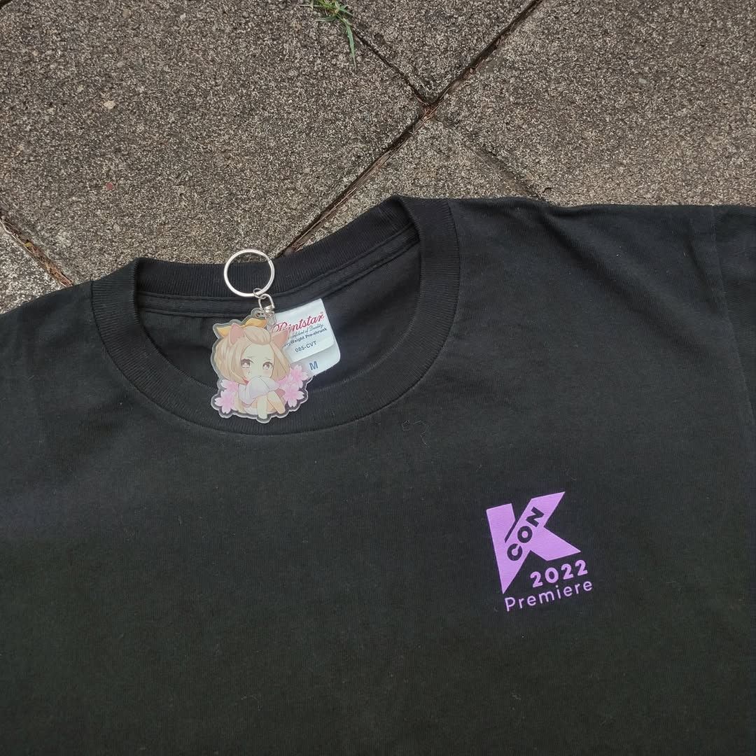 Band Tees Niziu KCON 2022 Tee Size US M / EU 48-50 / 2 - 3 Thumbnail