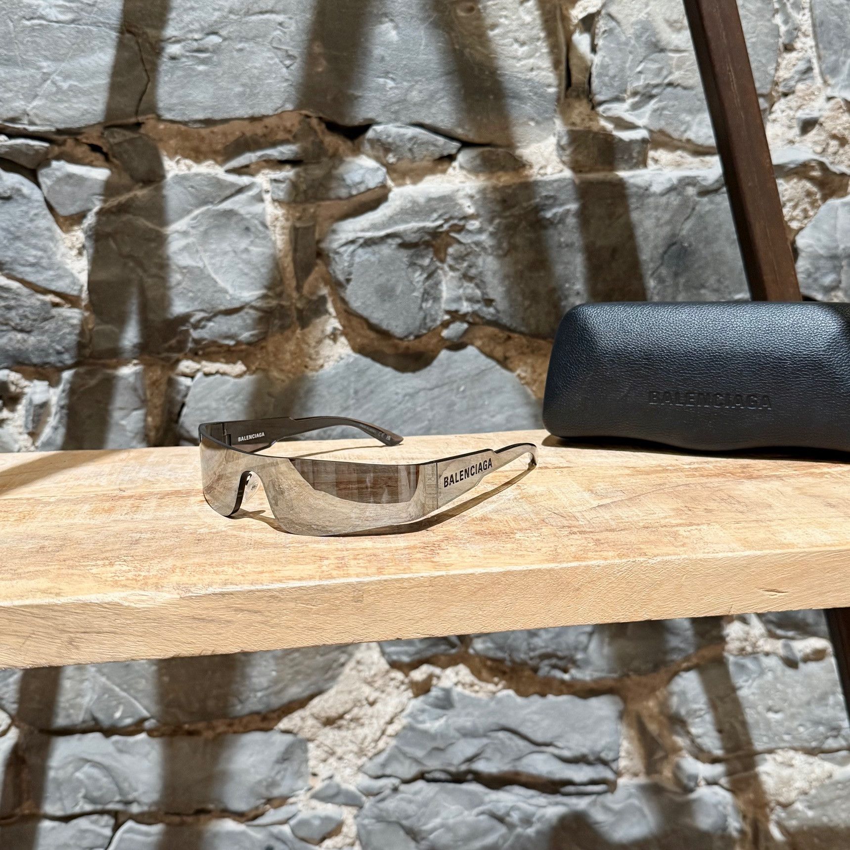 Balenciaga Balenciaga BB0041 Mono Silver Mirrored Shield Sunglasses Size ONE SIZE - 1 Thumbnail