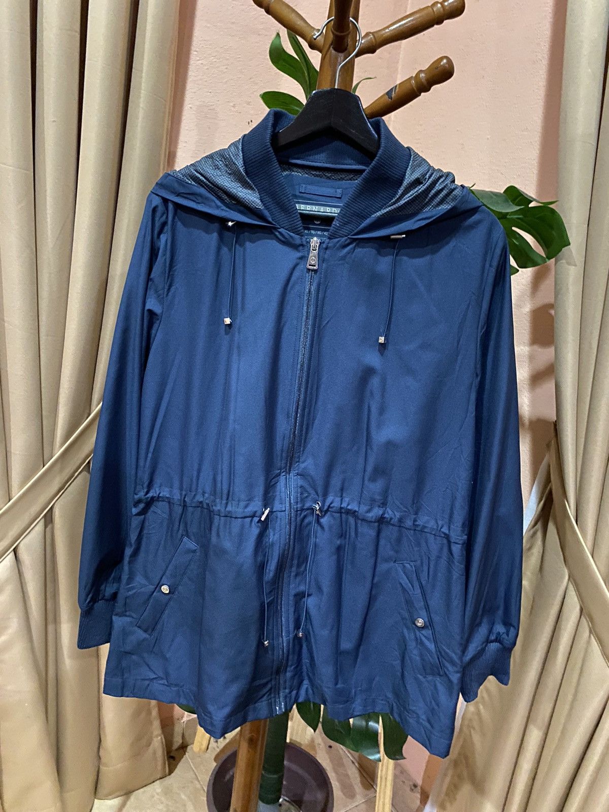 Designer Bernardo Lightweight Hooded Jacket Navy with Drawstring Size XL / US 12-14 / IT 48-50 - 2 Thumbnail