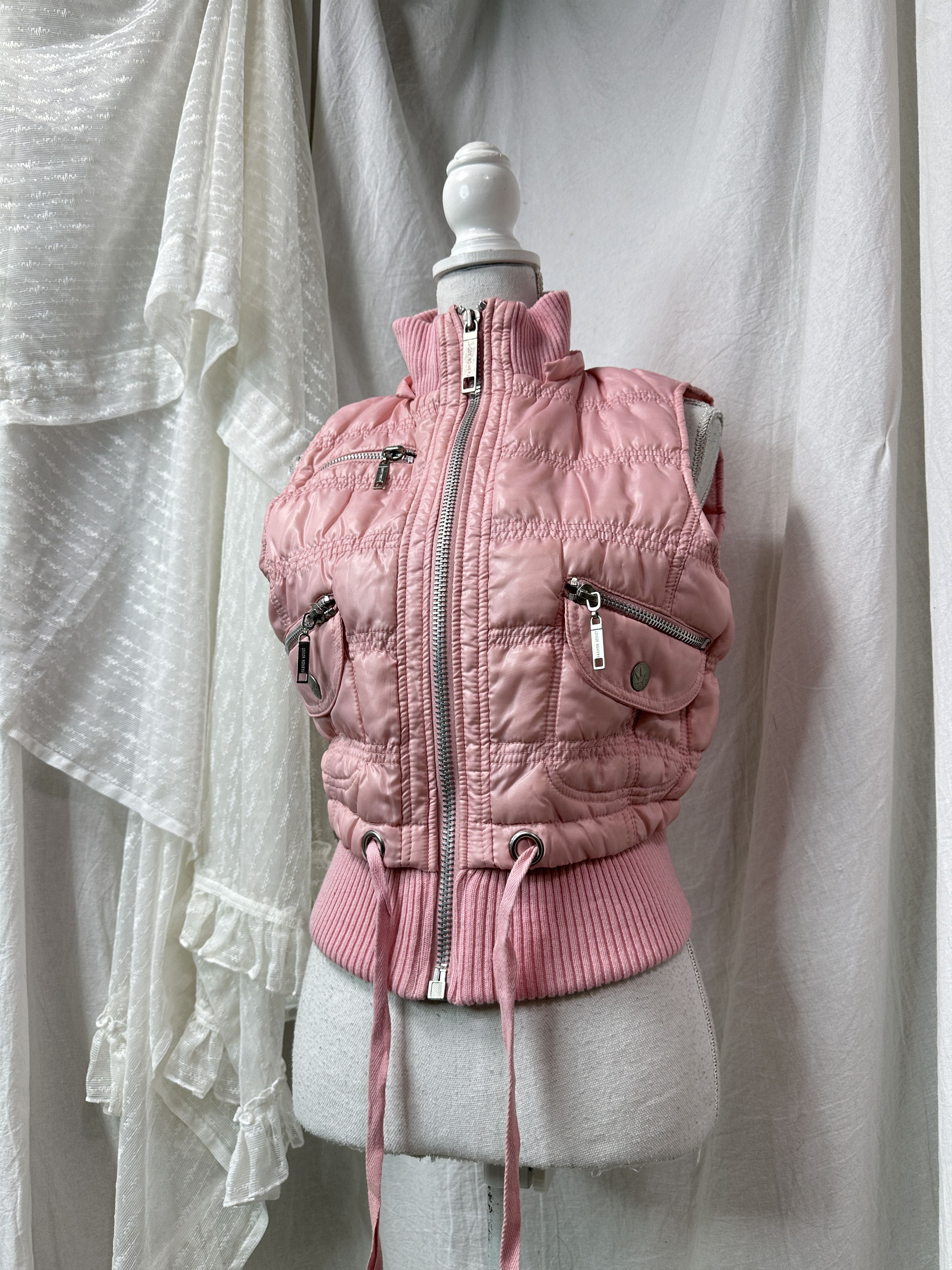Vintage Vintage Baby Pink Fitted Puffer Zipped Vest Y2K Size M / US 6-8 / IT 42-44 - 1 Thumbnail