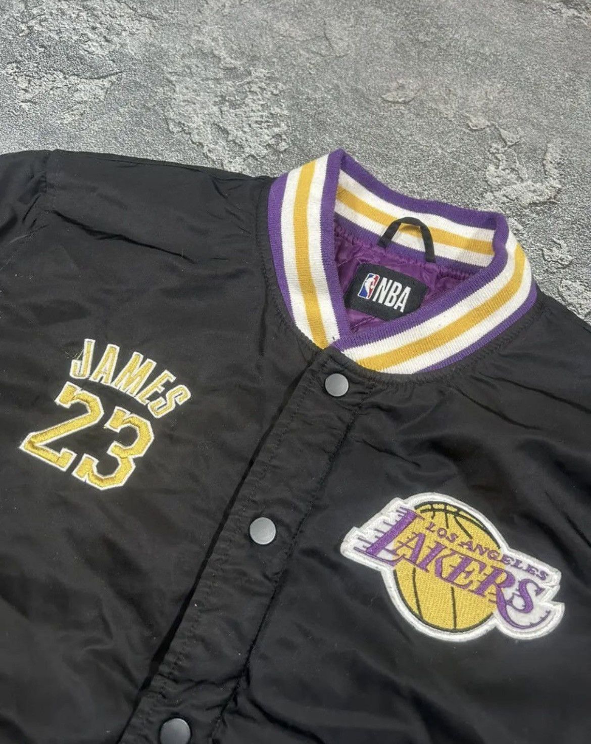NBA × Vintage NBA Lakers LeBron James #23 Bomber Jacket Size US S / EU 44-46 / 1 - 2 Thumbnail