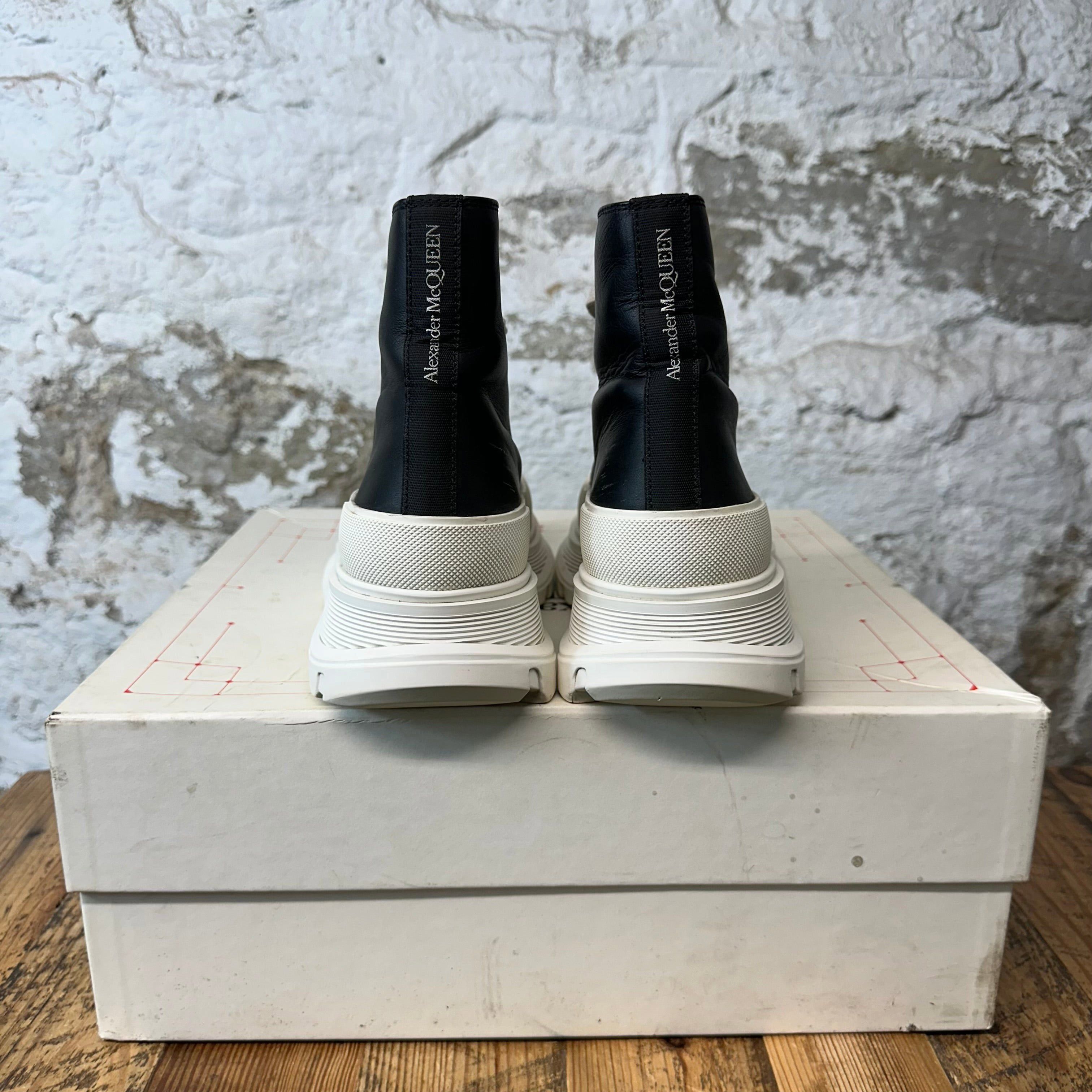 Alexander McQueen Alexander Mcqueen High Black Leather White Tread Boot Sz 7.5 Size US 7.5 / EU 40-41 - 7 Thumbnail
