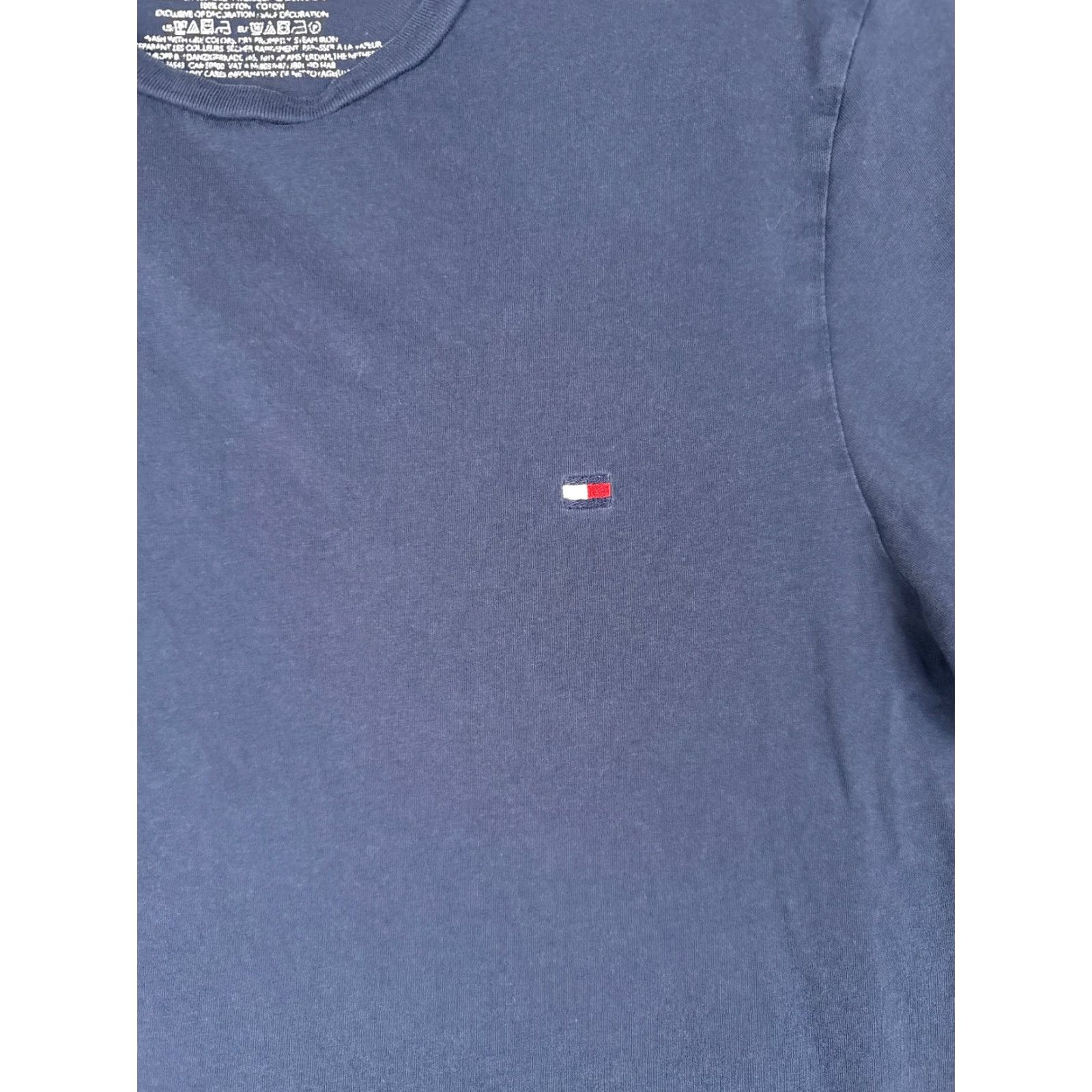 Tommy Hilfiger VINTAGE Tommy Hilfiger Shirt Men Adult Medium Blue Short Sleeve Crew Neck 100% Cotton Logo Embroidered Mens Shirt Size US M / EU 48-50 / 2 - 6 Thumbnail