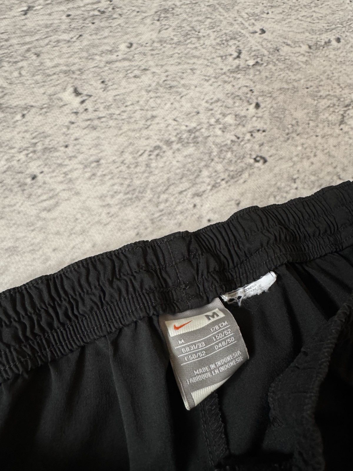 Nike × Vintage NIKE NYLON VINTAGE Y2K OVERSIZE BAGGY FIT PANTS SWEATPANTS Size US 32 / EU 48 - 5 Thumbnail