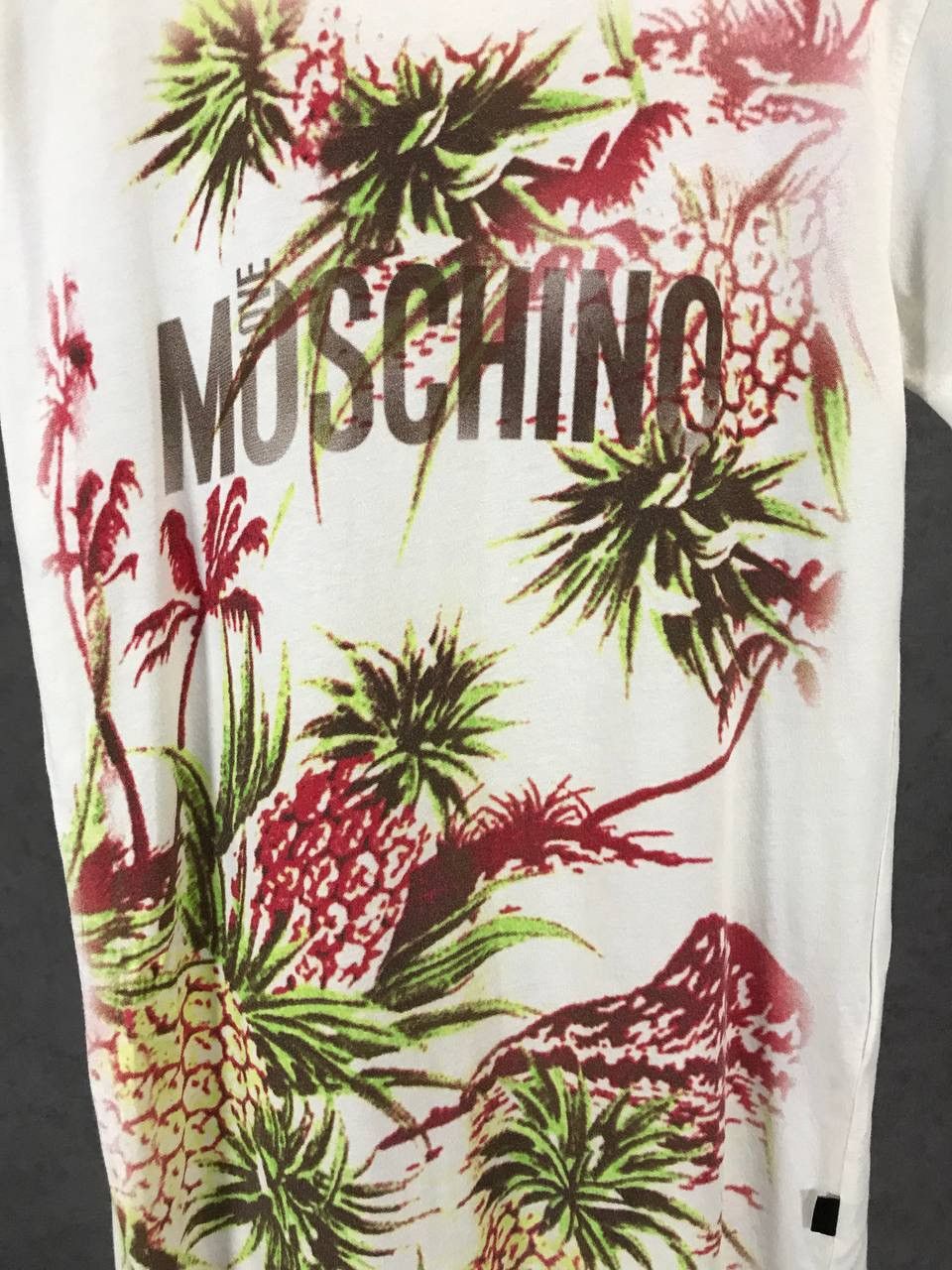 Designer Love Moschino luxury art designer tee Size US S / EU 44-46 / 1 - 3 Thumbnail