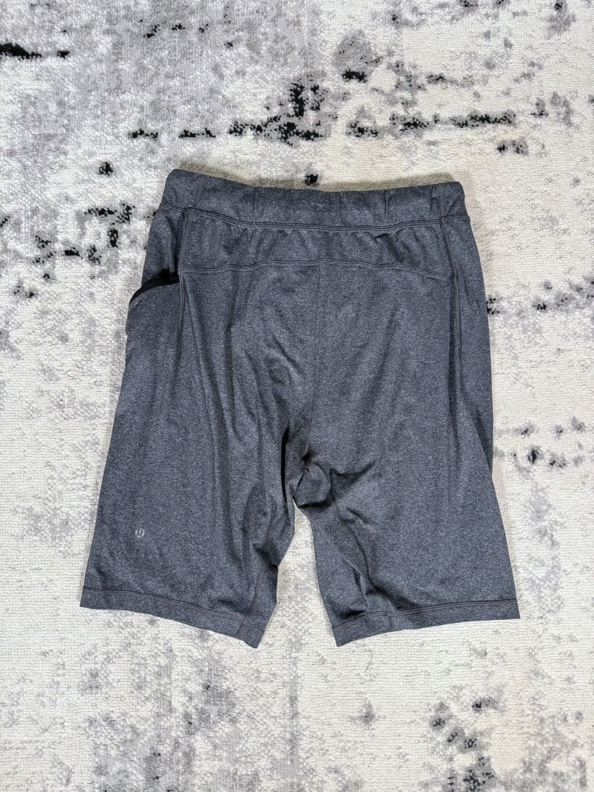 Lululemon Lululemon Athletic Gym Gray Shorts Size US 36 / EU 52 - 2 Thumbnail