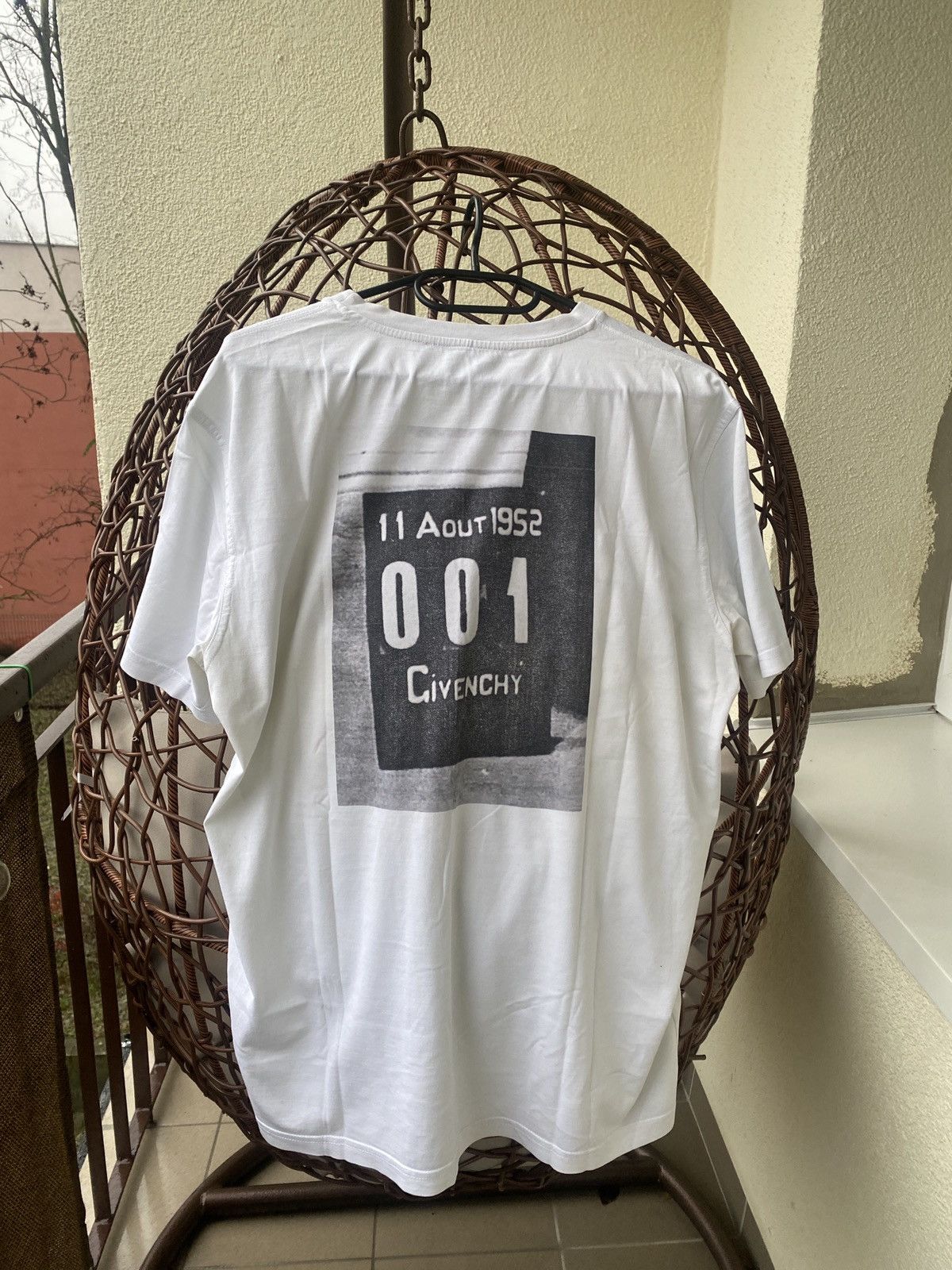 Givenchy Luxury 11 about 1952 001 givenchy trashed tee Size US L / EU 52-54 / 3 - 5 Thumbnail