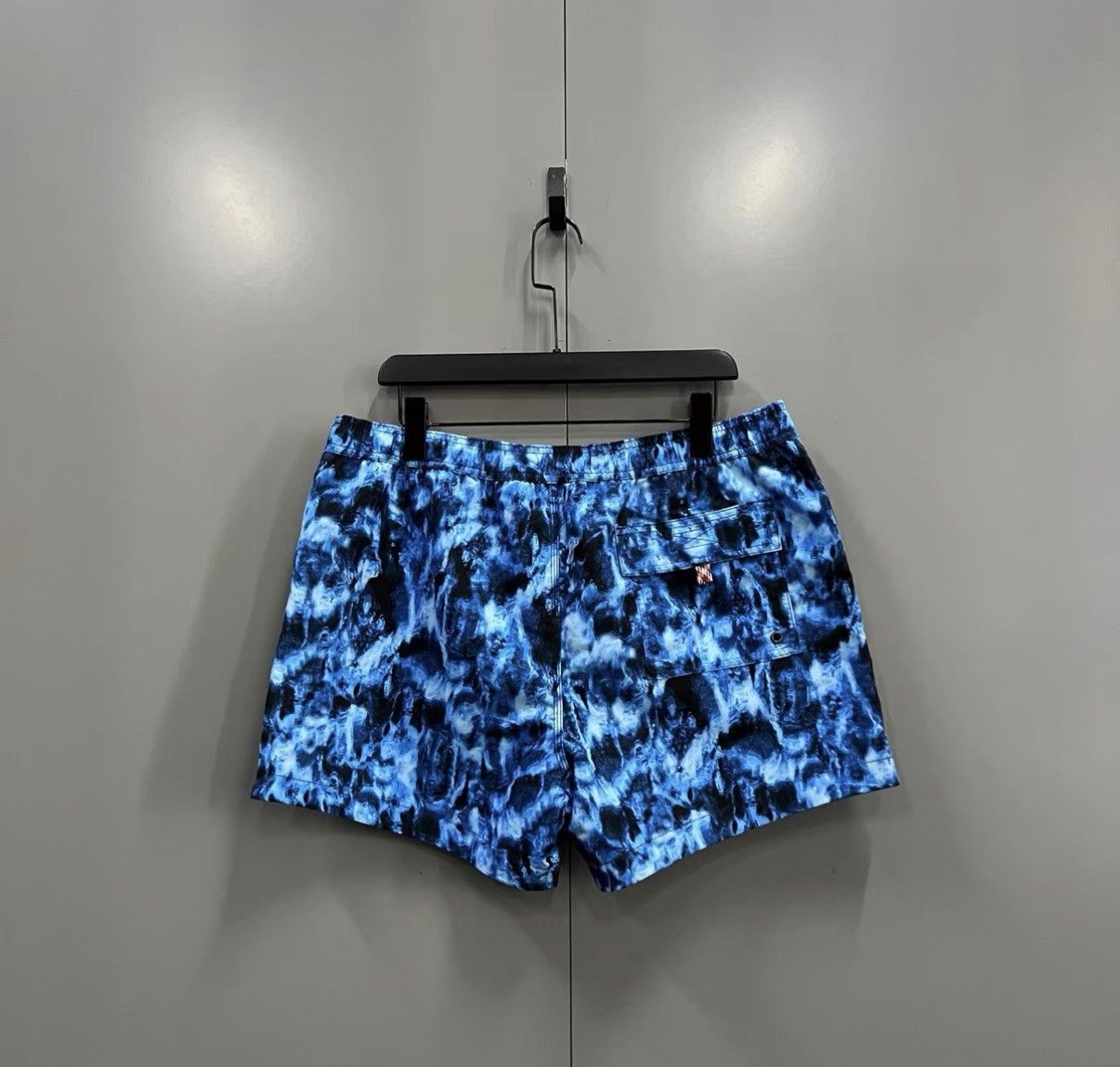 Burberry Burberry Water Ripple All-over Print Shorts J41 Size US 36 / EU 52 - 2 Thumbnail