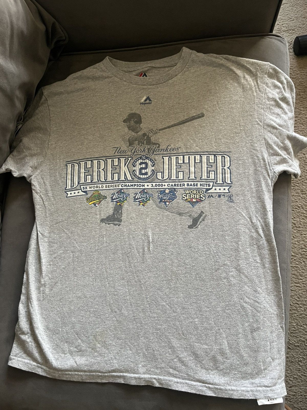 MLB × Majestic Derek Jeter 3000 hits 2013 Majestic Mens medium tee Size US M / EU 48-50 / 2 - 1 Thumbnail
