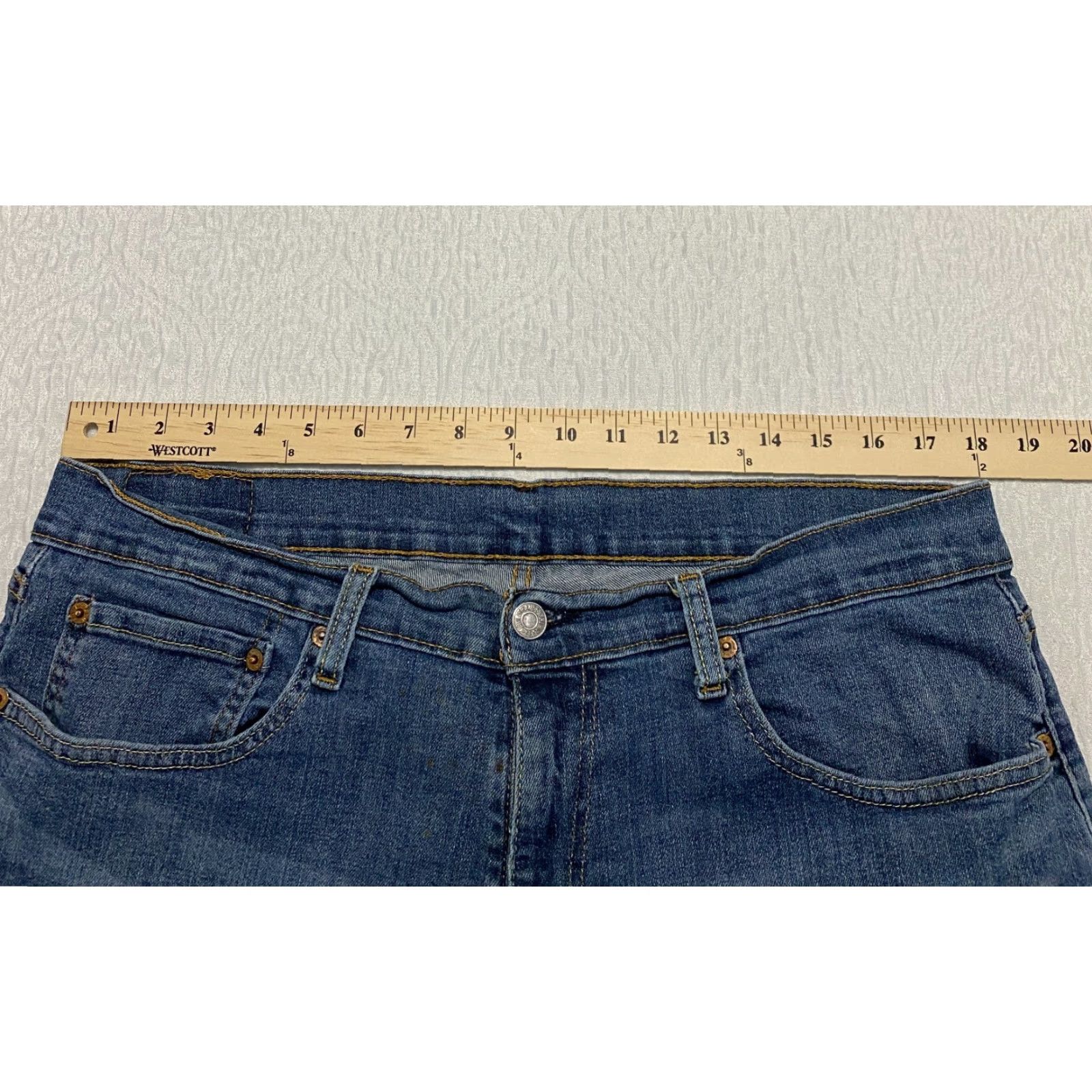 Levi's VINTAGE Levi's 559 Jeans Mens 36x30 Blue Relaxed Straight Wide Leg Whiskers Denim Shirt? Size US 36 / EU 52 - 5 Thumbnail