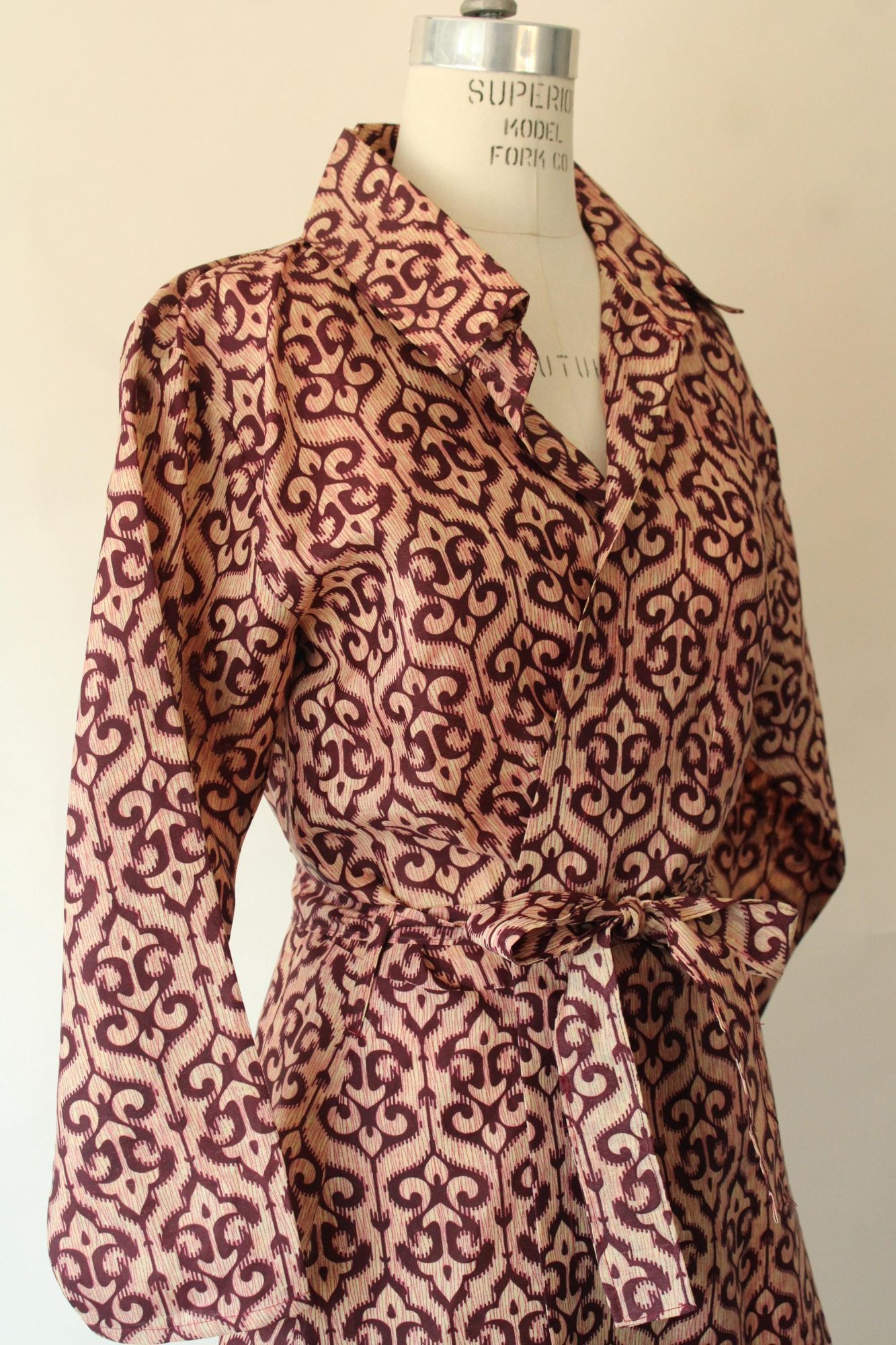 Vintage Vintage 1960s 1970s Dress, Burgundy and Ivory Batik Ethnic P Size M / US 6-8 / IT 42-44 - 5 Thumbnail