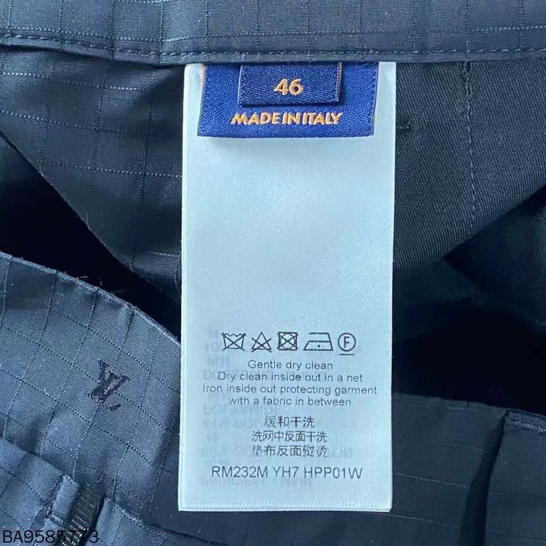 Louis Vuitton Louis Vuitton size US 46 Zip cargo shorts Size US 30 / EU 46 - 6 Thumbnail
