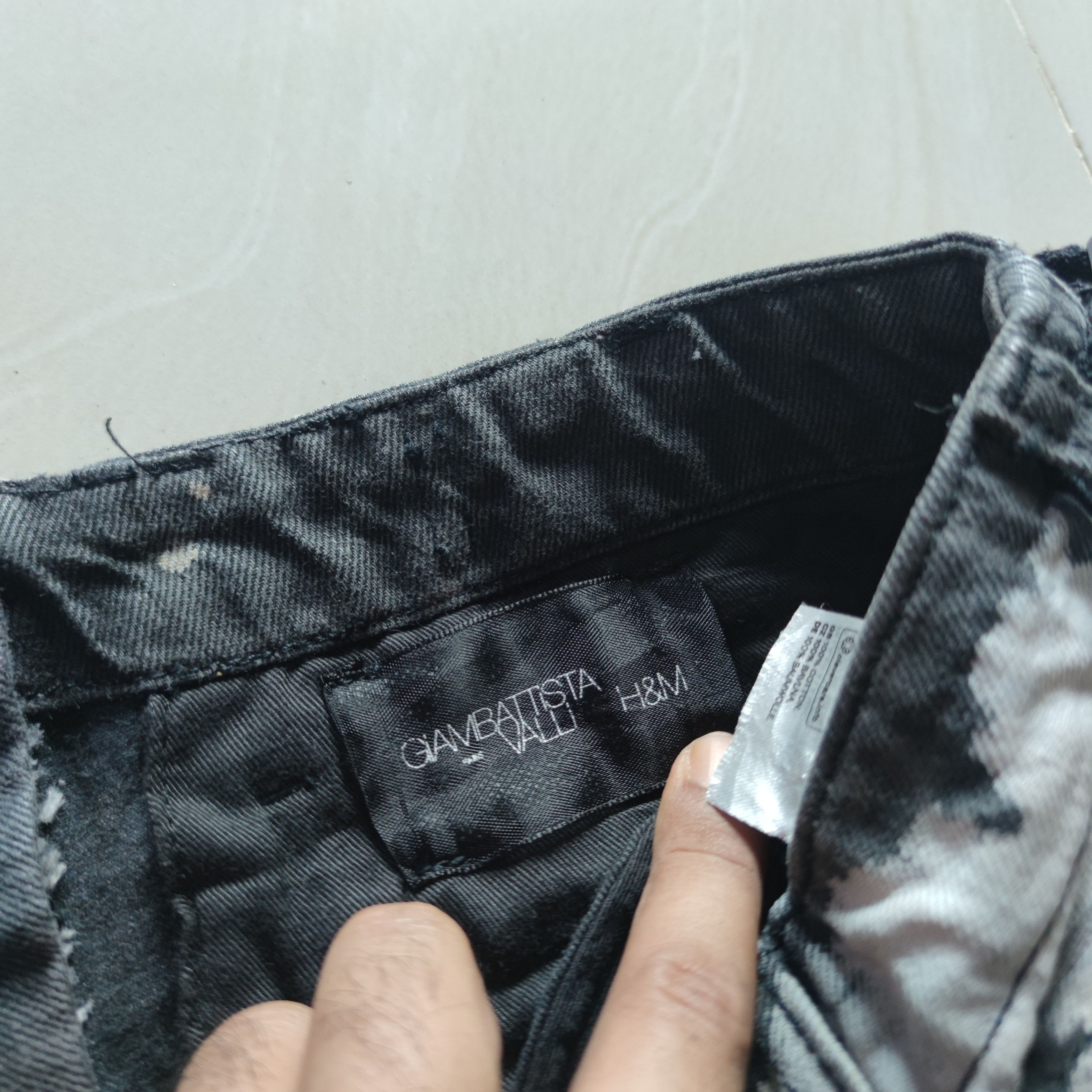 Designer × H&M GIAMBATTISTA VALLI PARIS x H&M RARE DESIGN JEAN Size US 30 / EU 46 - 13 Thumbnail